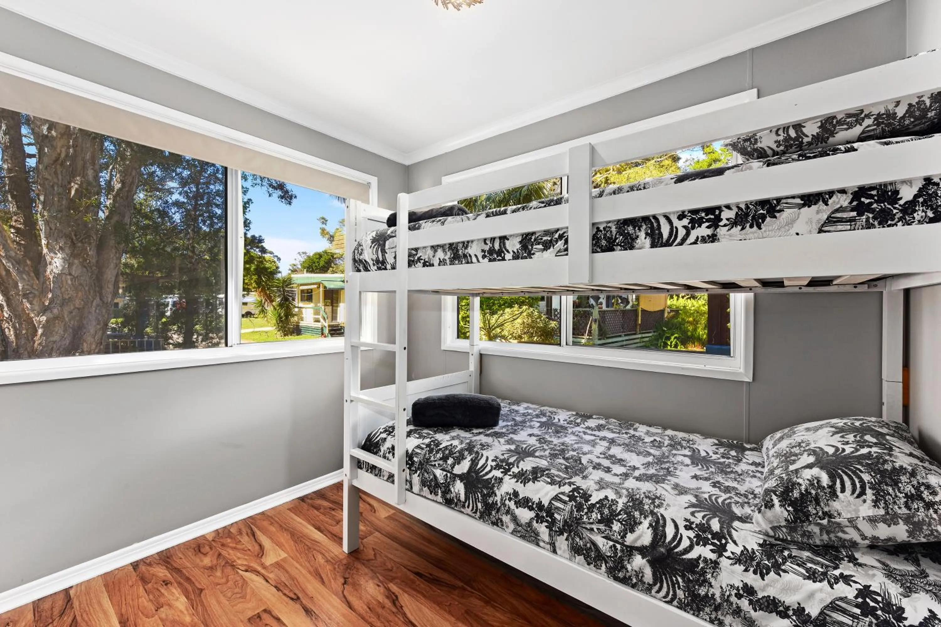 bunk bed, Bed in Flynns Beach Caravan Park