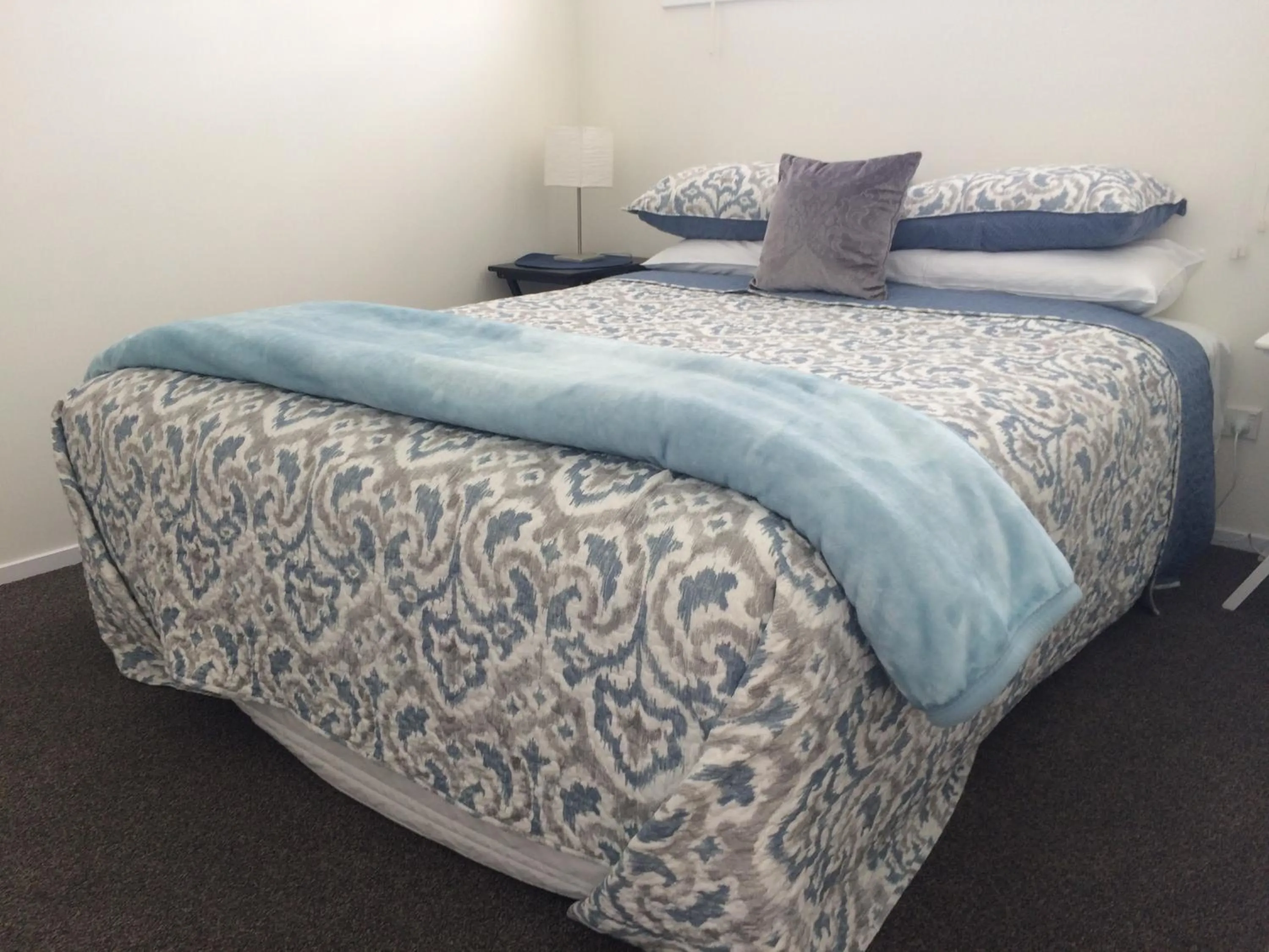 Bedroom, Bed in Leigh Central