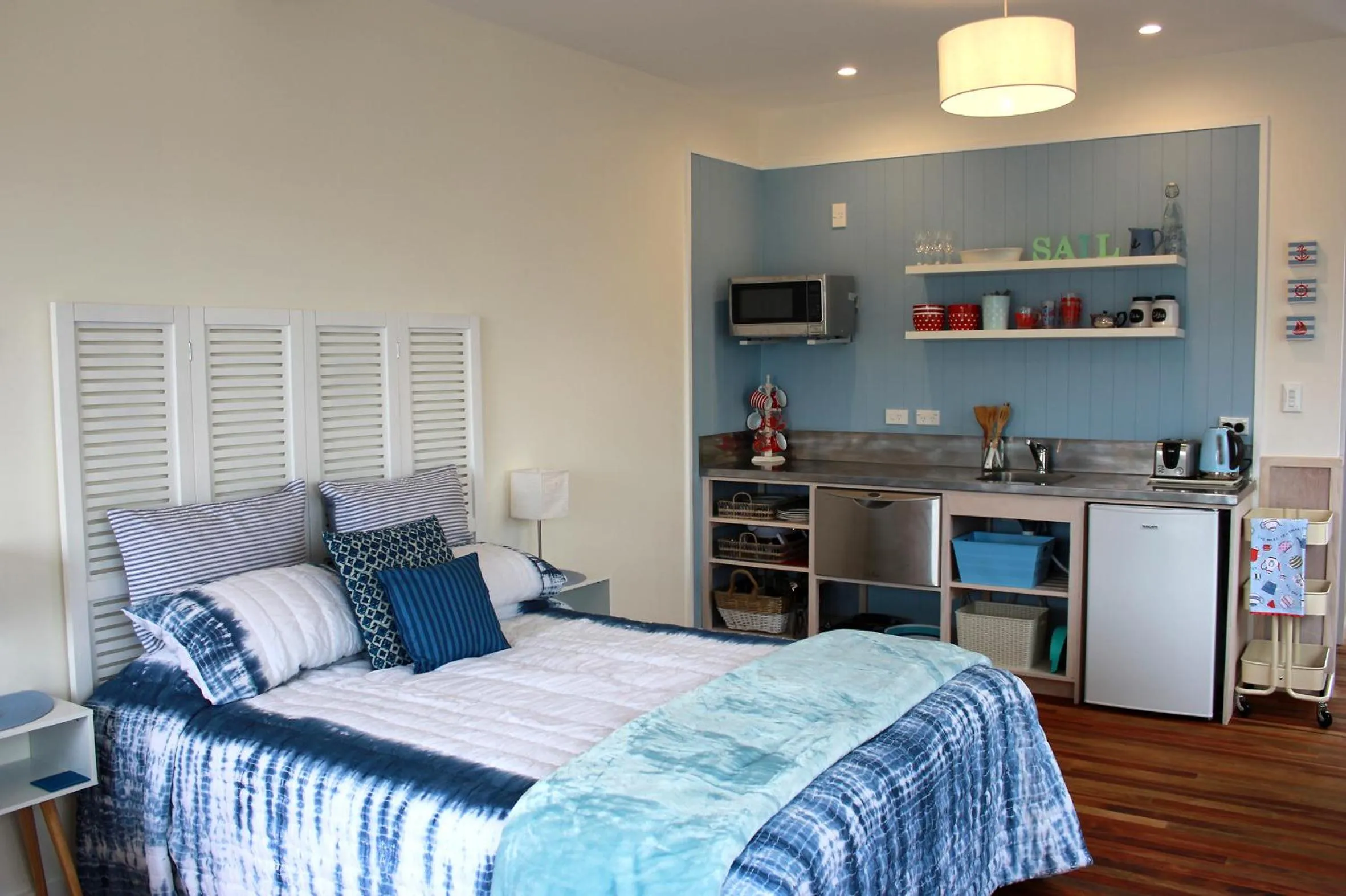 Queen Studio in Leigh Central