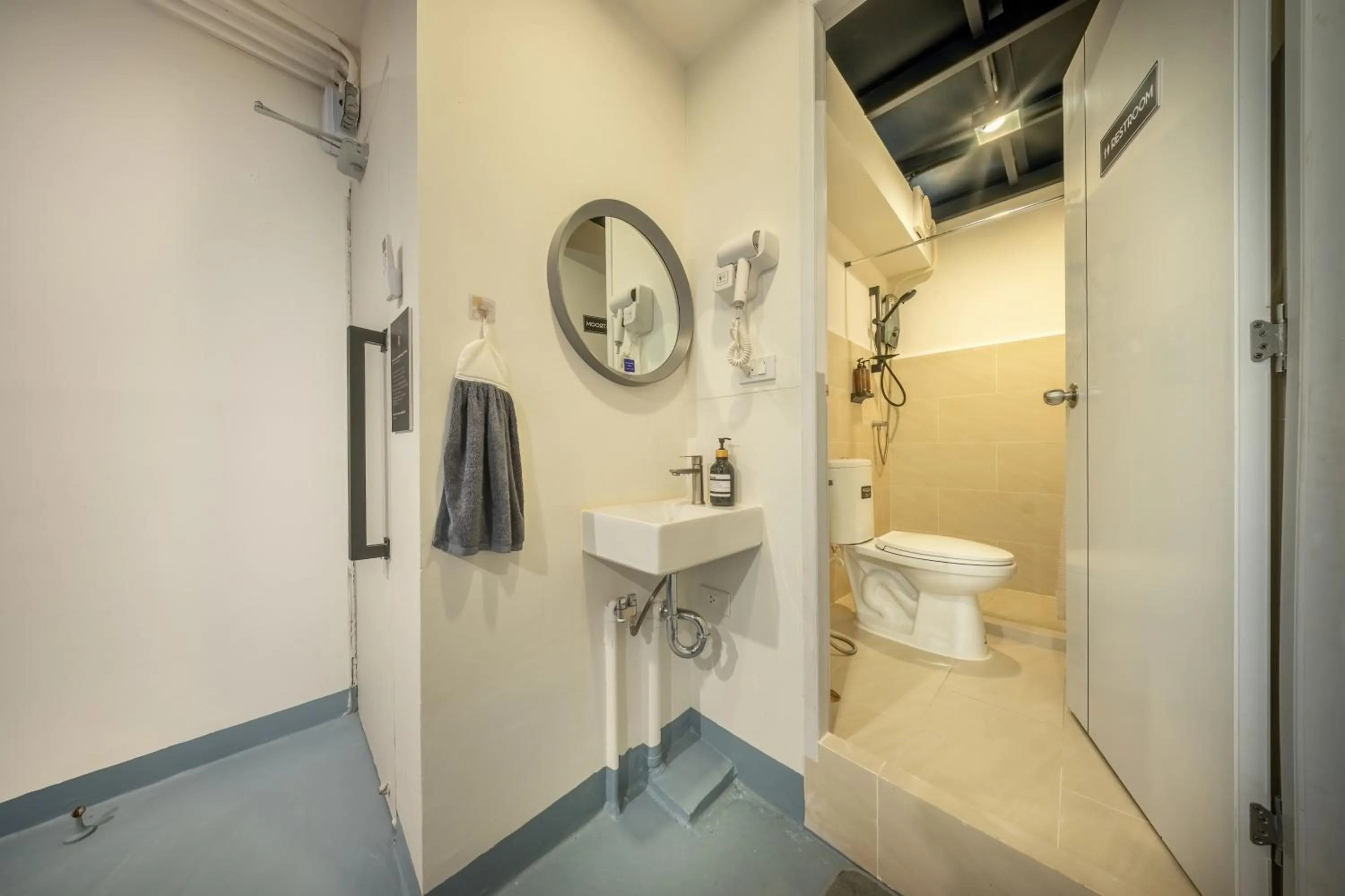 Toilet in RALPH Bangkok