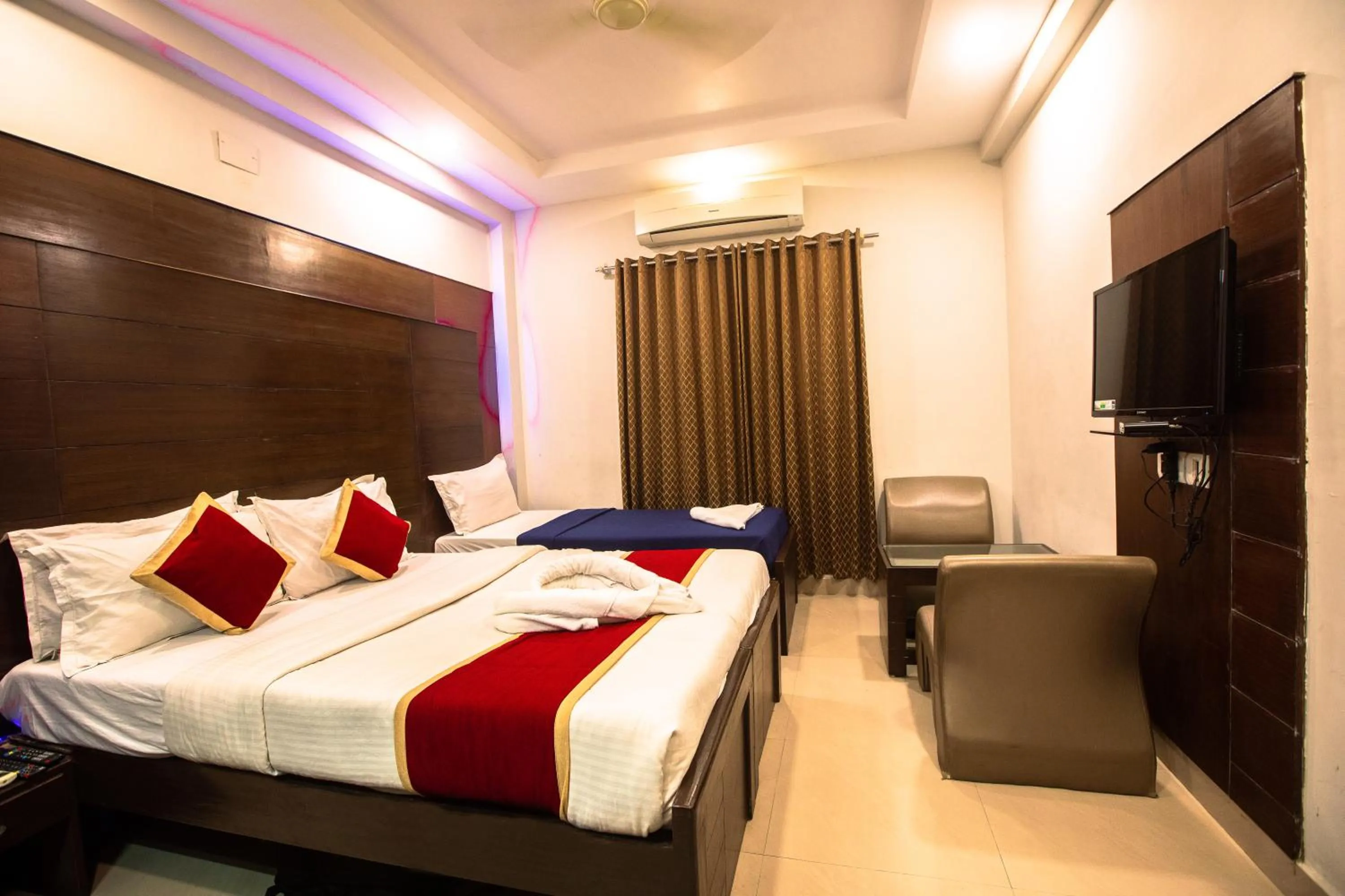 TV and multimedia, Bed in Orion Residency Hotel Near Chennai Central Railway Station