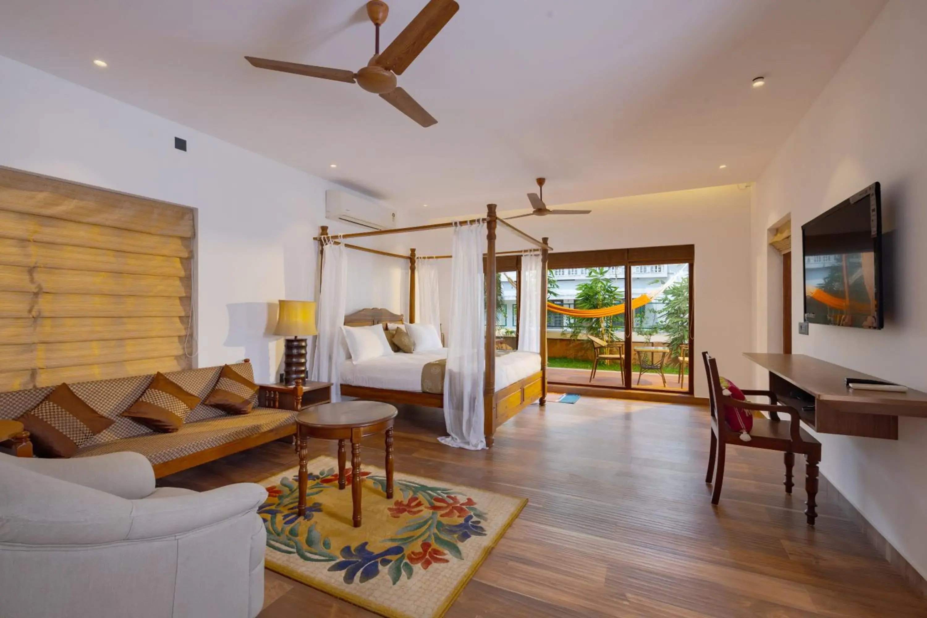 Suite with Pool View in The Isle By Area 707 Suite with Pool View in The Isle By Area 707