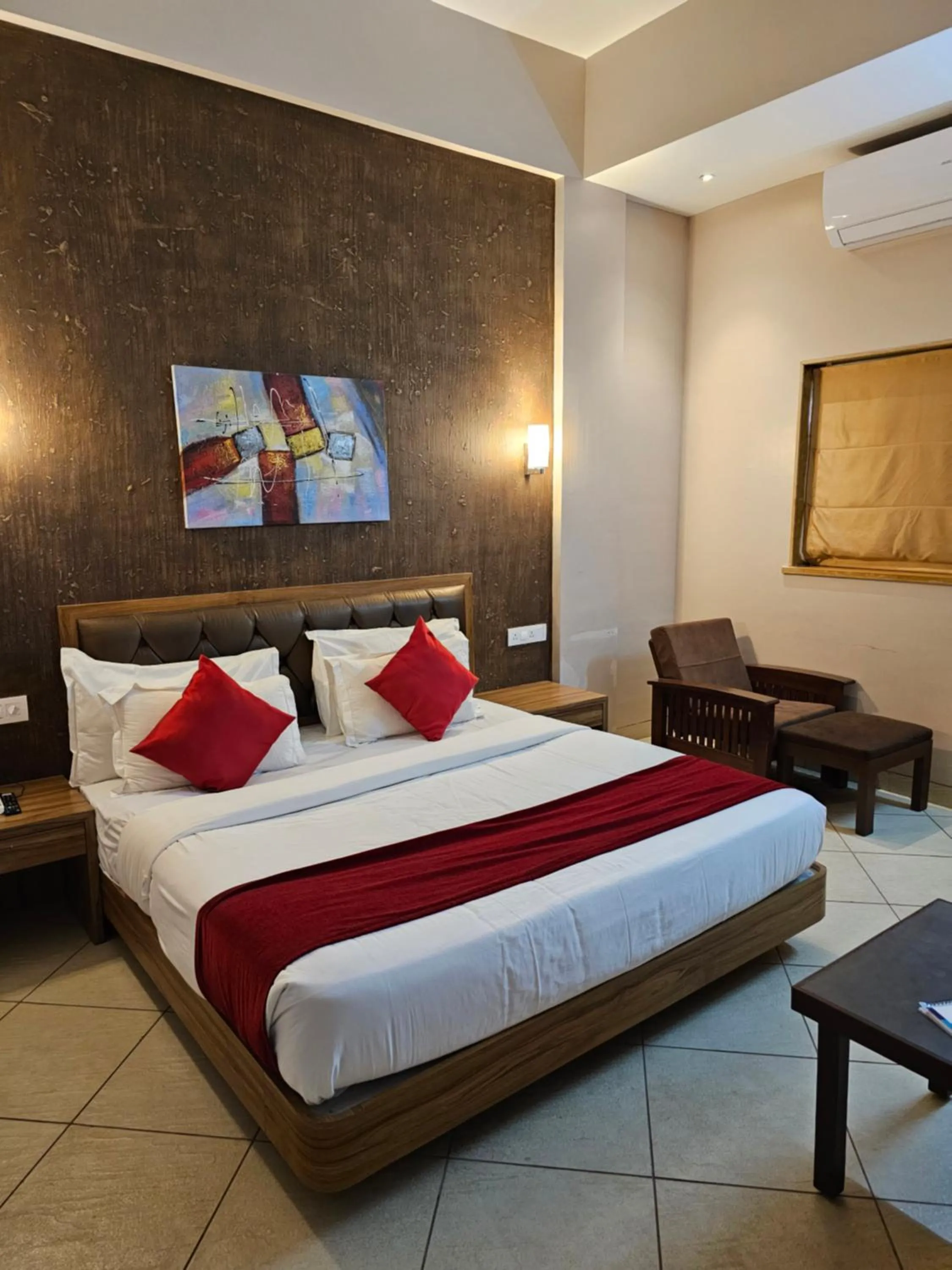 Bed in Misty Meadows, Lonavala