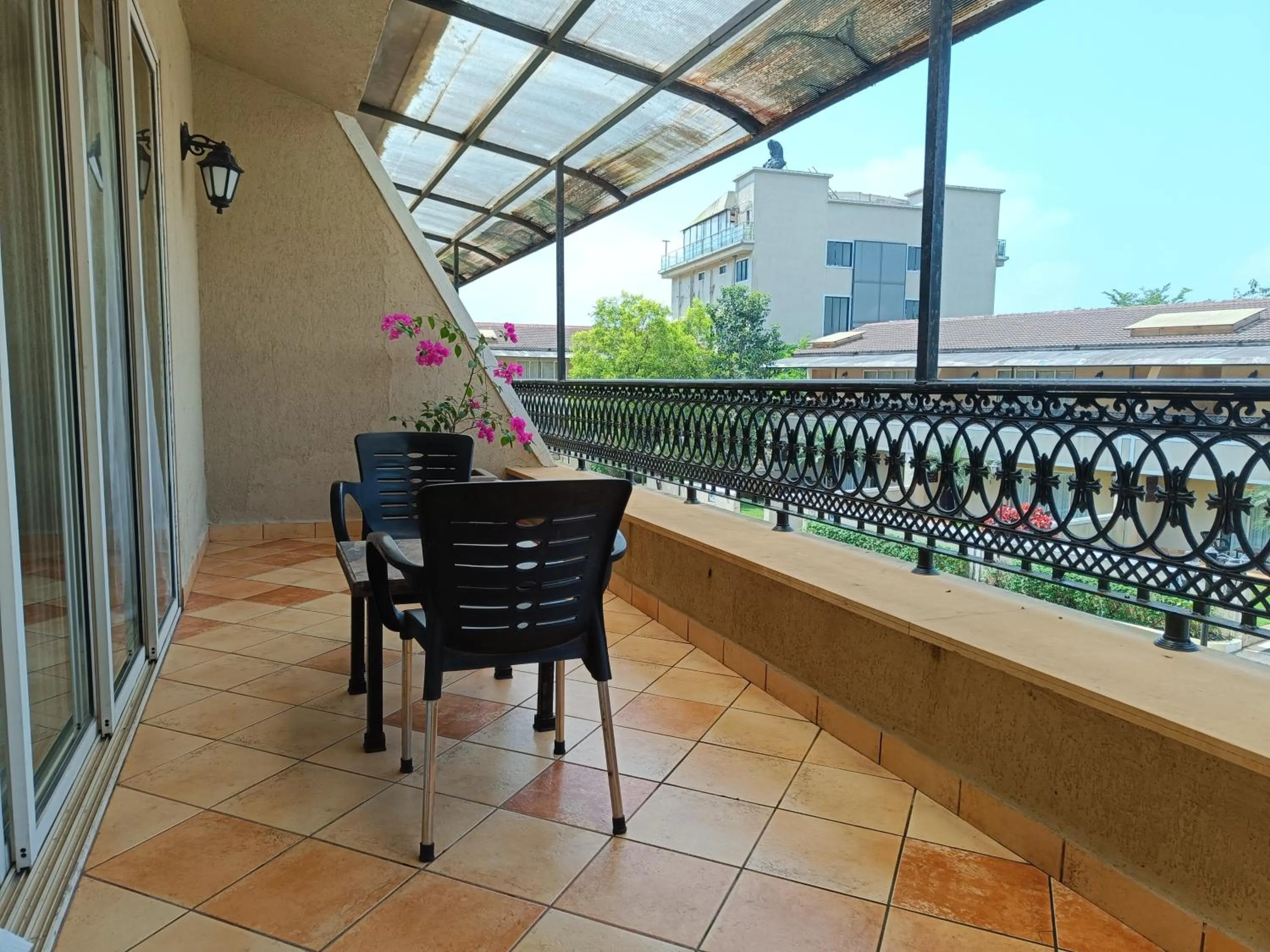 Misty Meadows, Lonavala