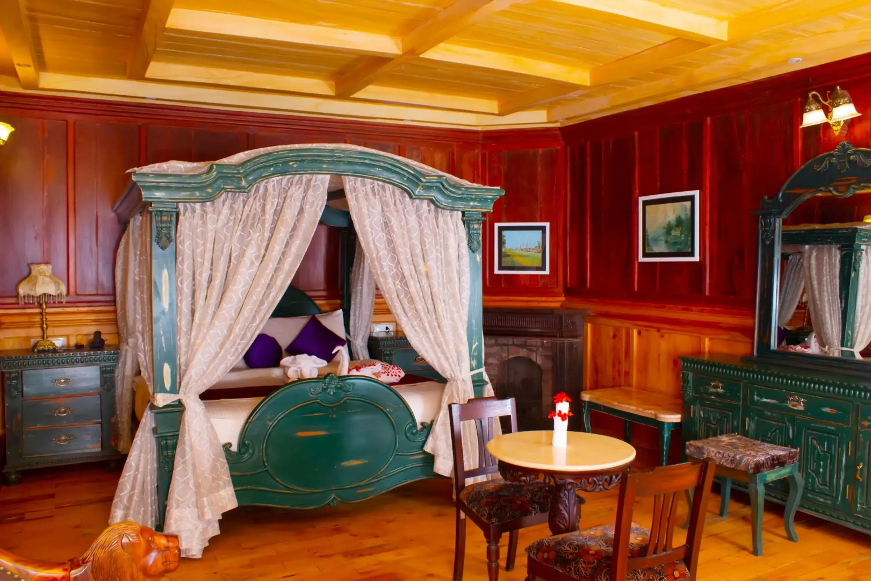 Victorian Suite - single occupancy in West Downs - The Heritage Resort Victorian Suite - single occupancy in West Downs - The Heritage Resort