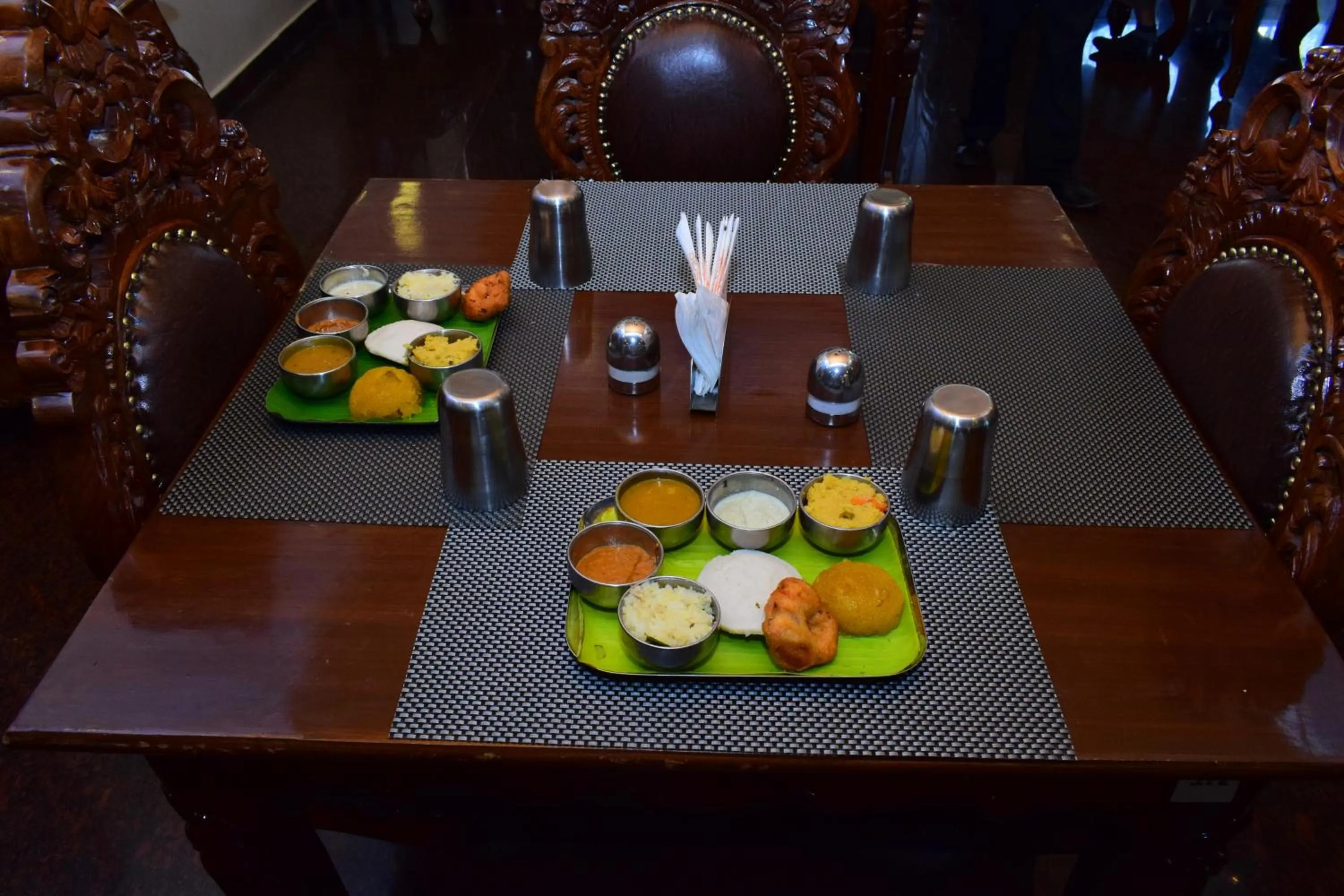 Breakfast in Hyders Park The Business Hotel