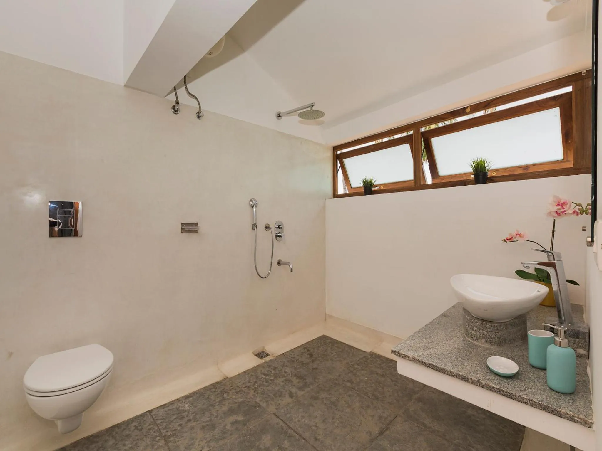 Shower in Kadal The Beach House