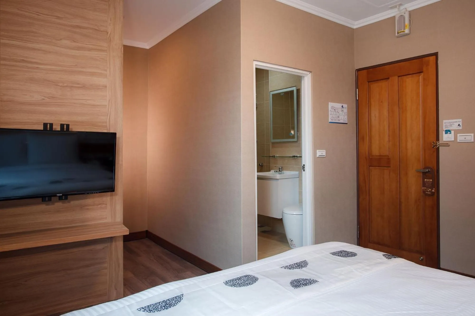 Toilet, Bed in Shan Shui Hostel