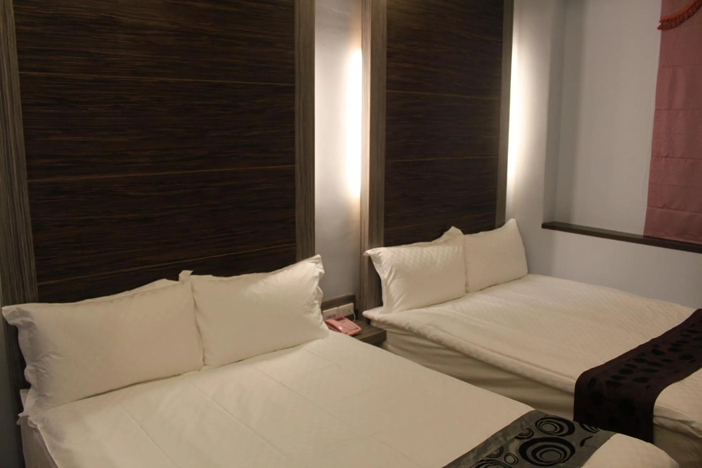 Decorative detail, Bed in Shan Shui Hostel