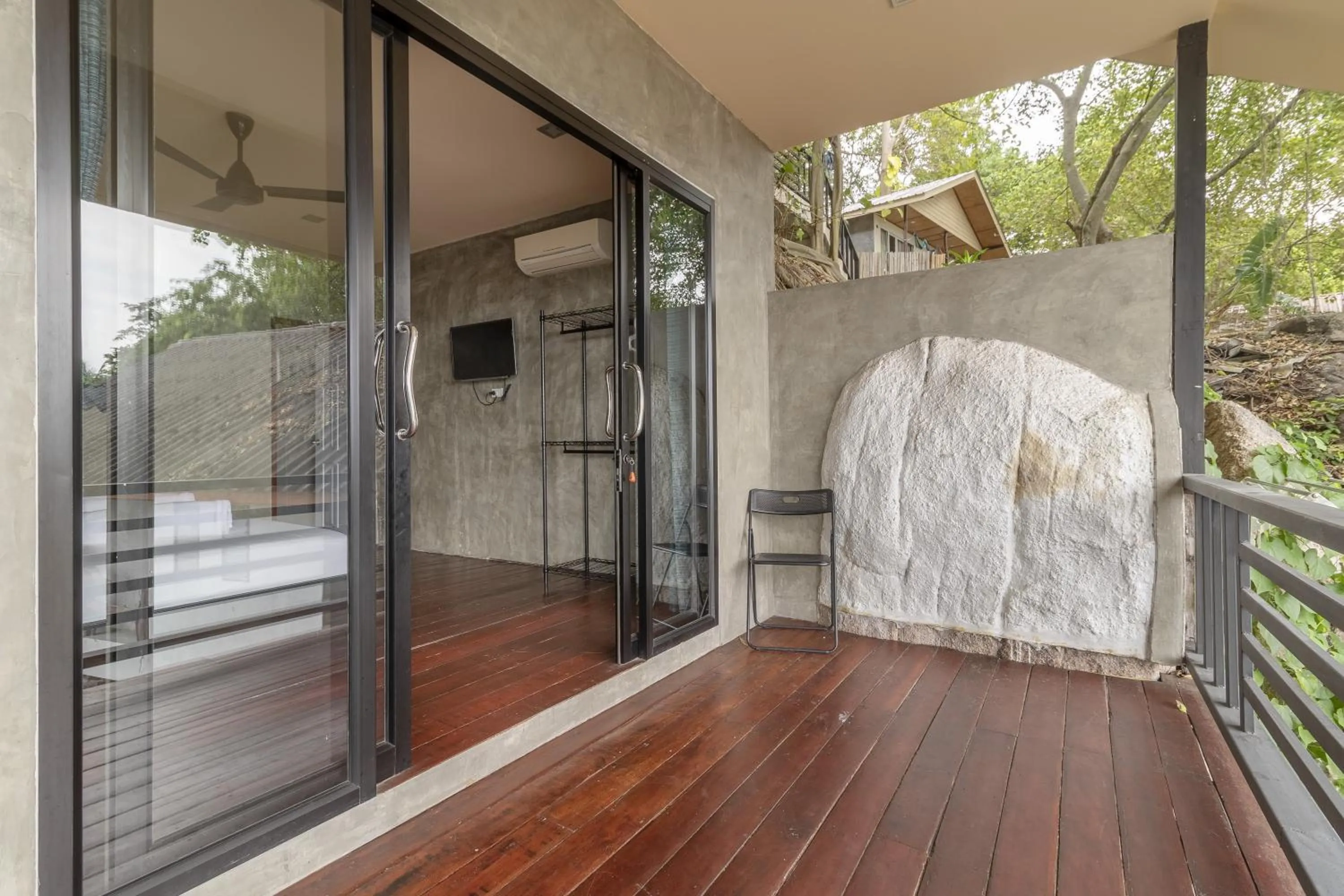 Patio in New Heaven Dive School and Resort