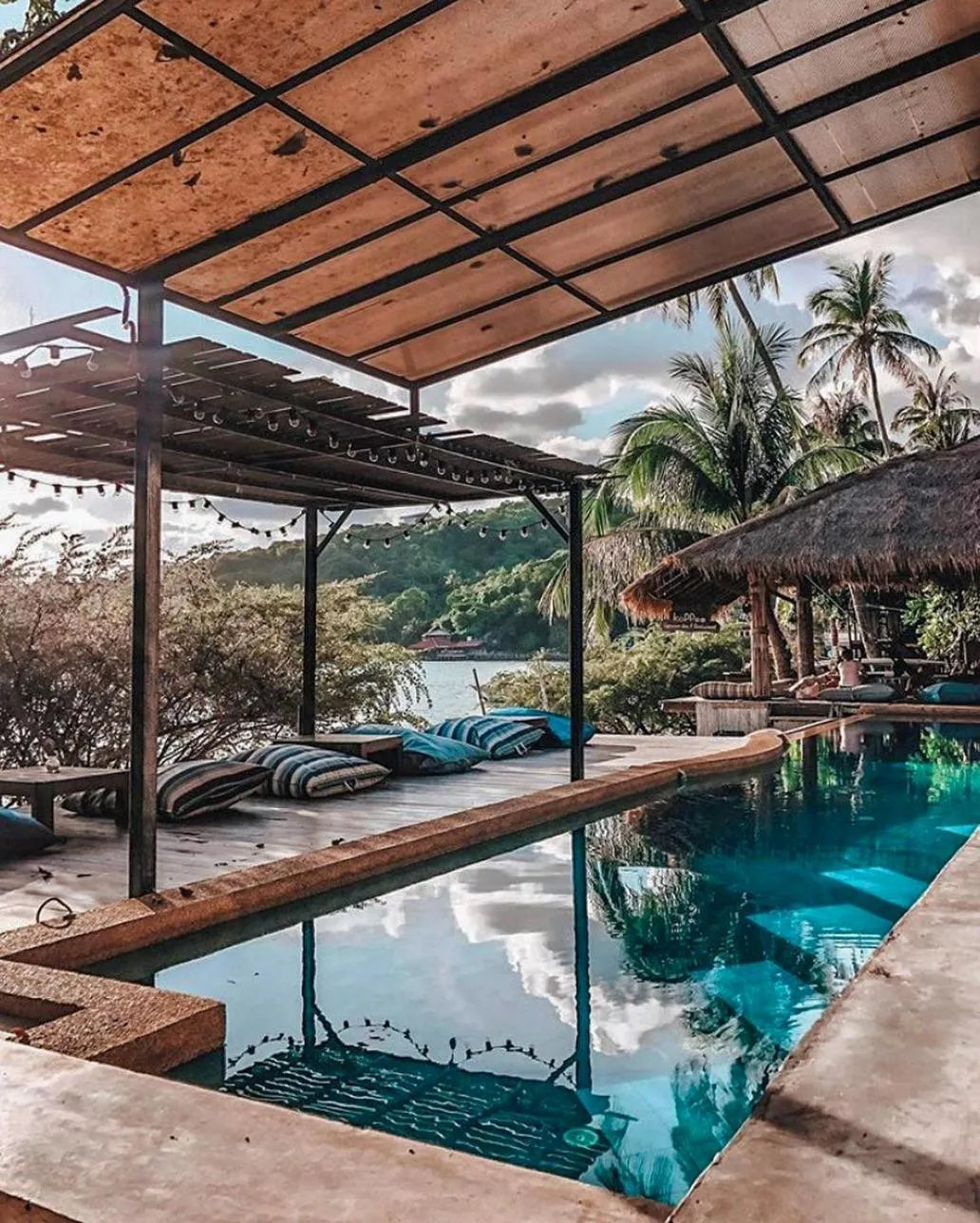 Restaurant/places to eat in New Heaven Dive School and Resort