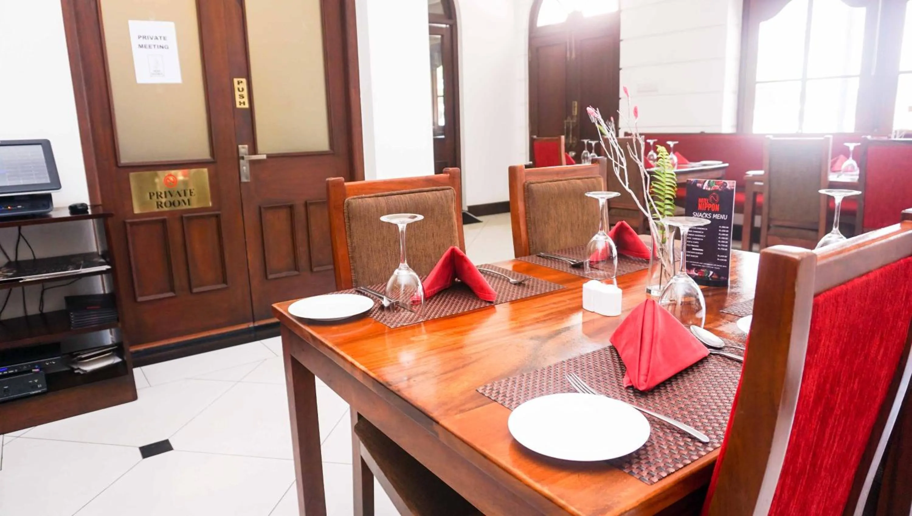 Restaurant/places to eat in Hotel Nippon Colombo