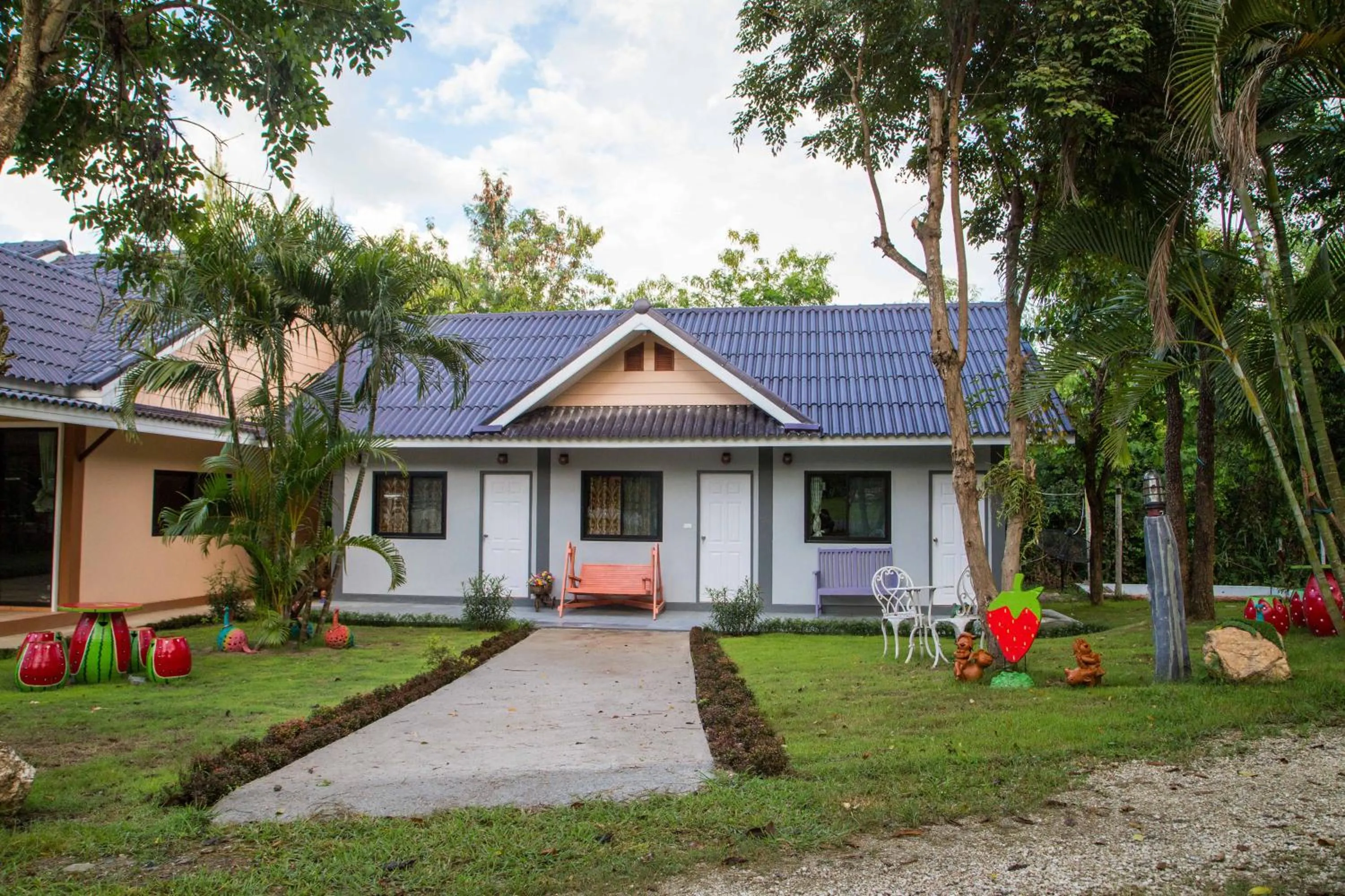 Facade/entrance in Tanihill Resort