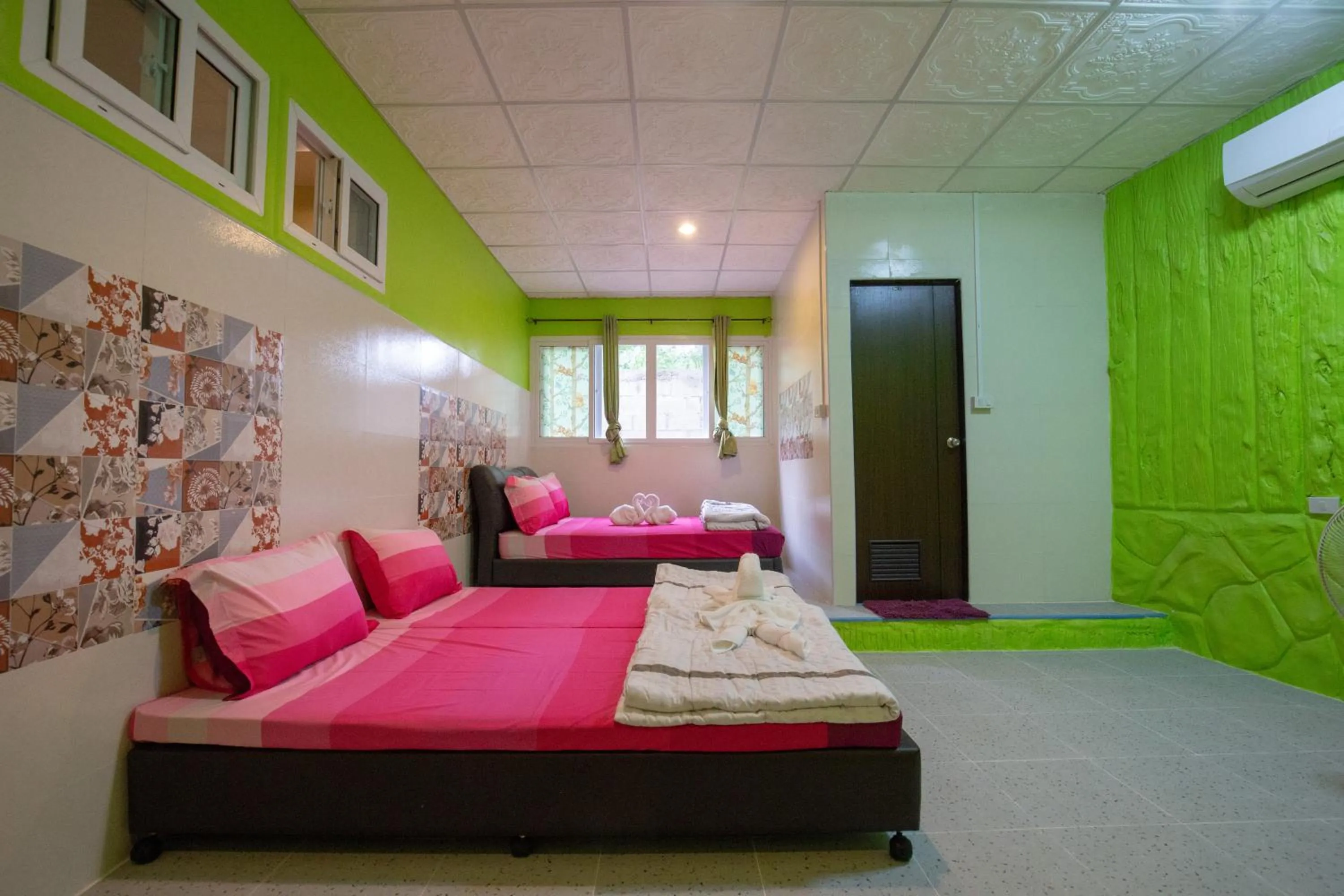 Bedroom, Bed in Tanihill Resort