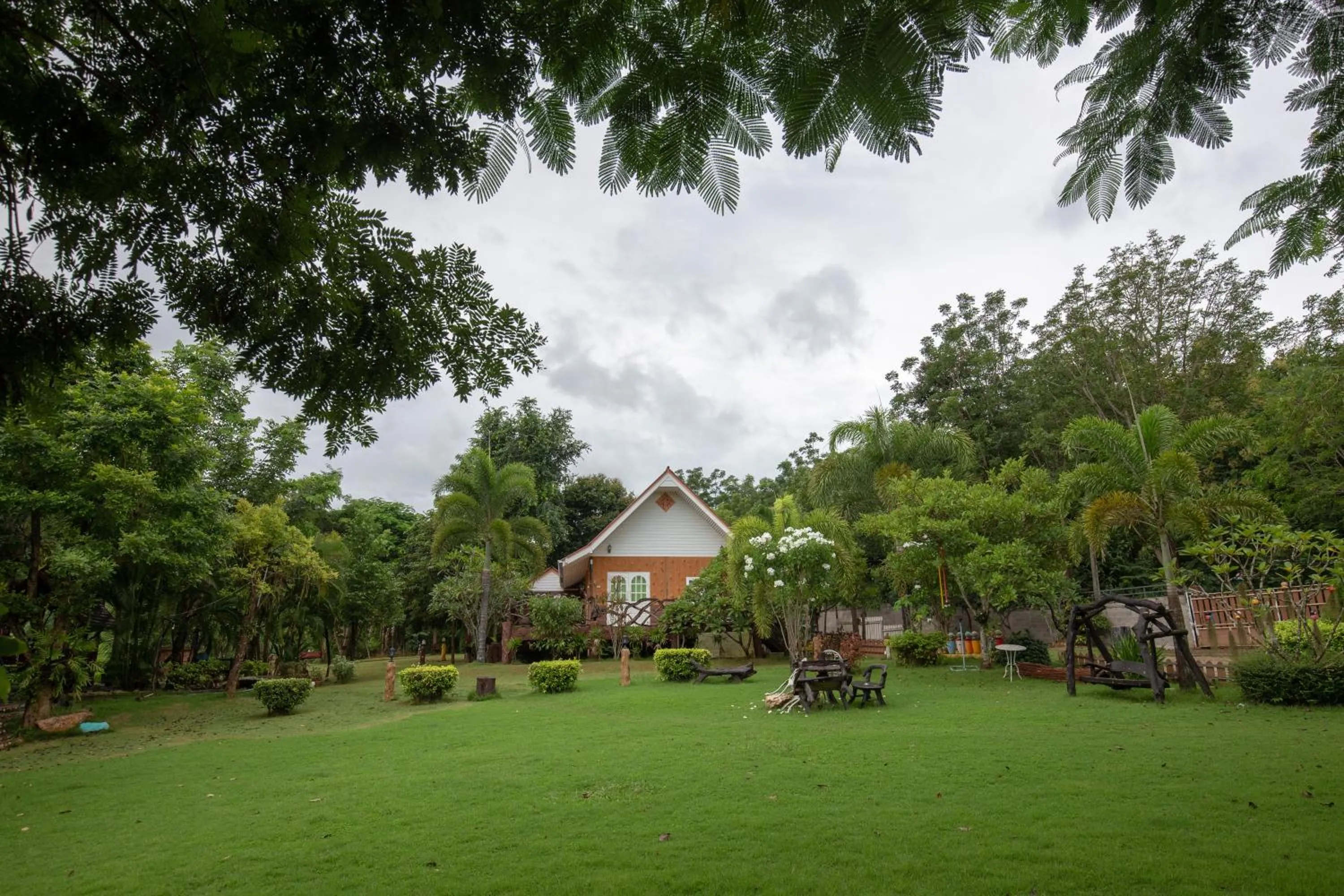 Facade/entrance in Tanihill Resort