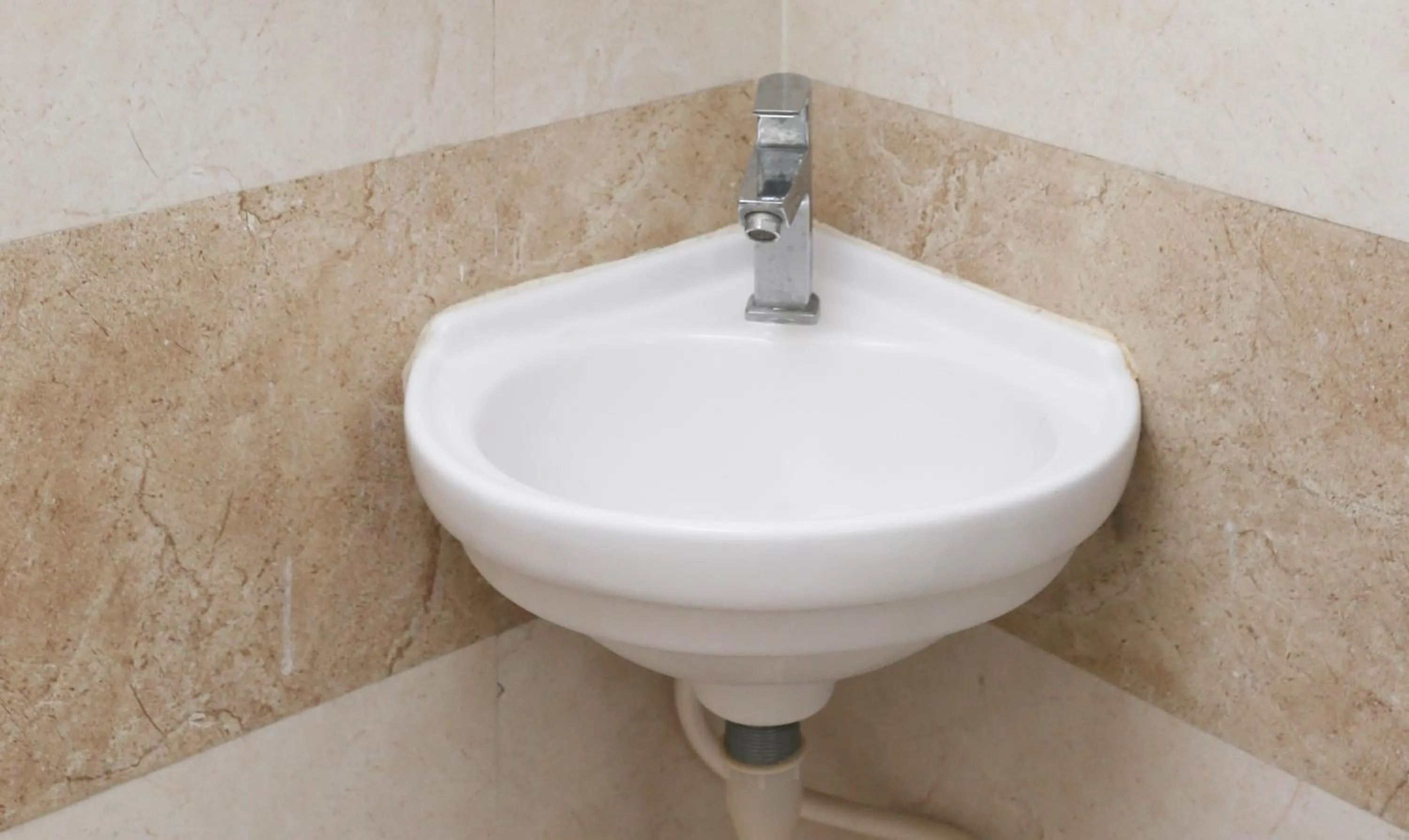 Toilet in Hotel Habitat Comforts