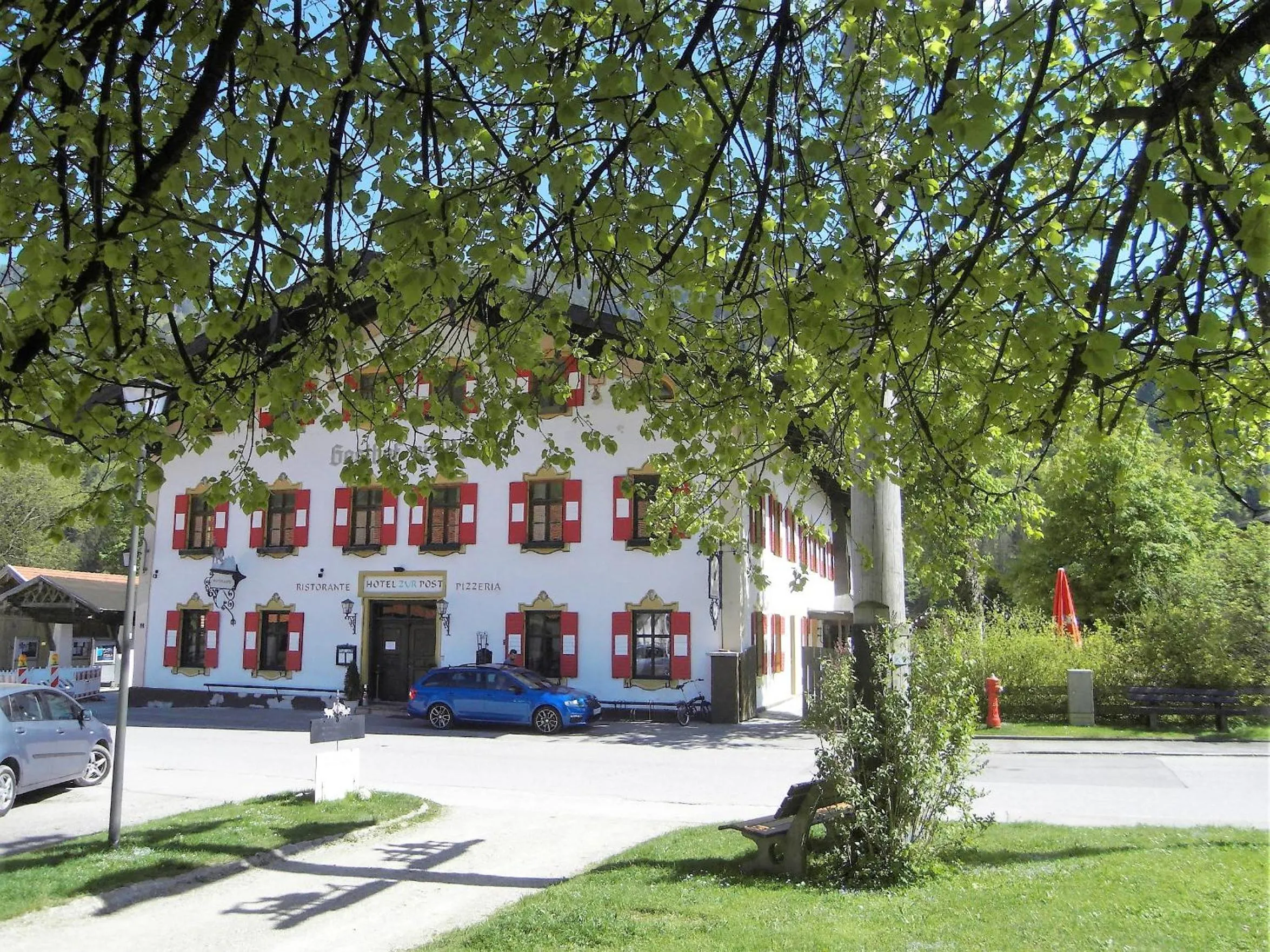 Facade/entrance in Posthotel Sachrang