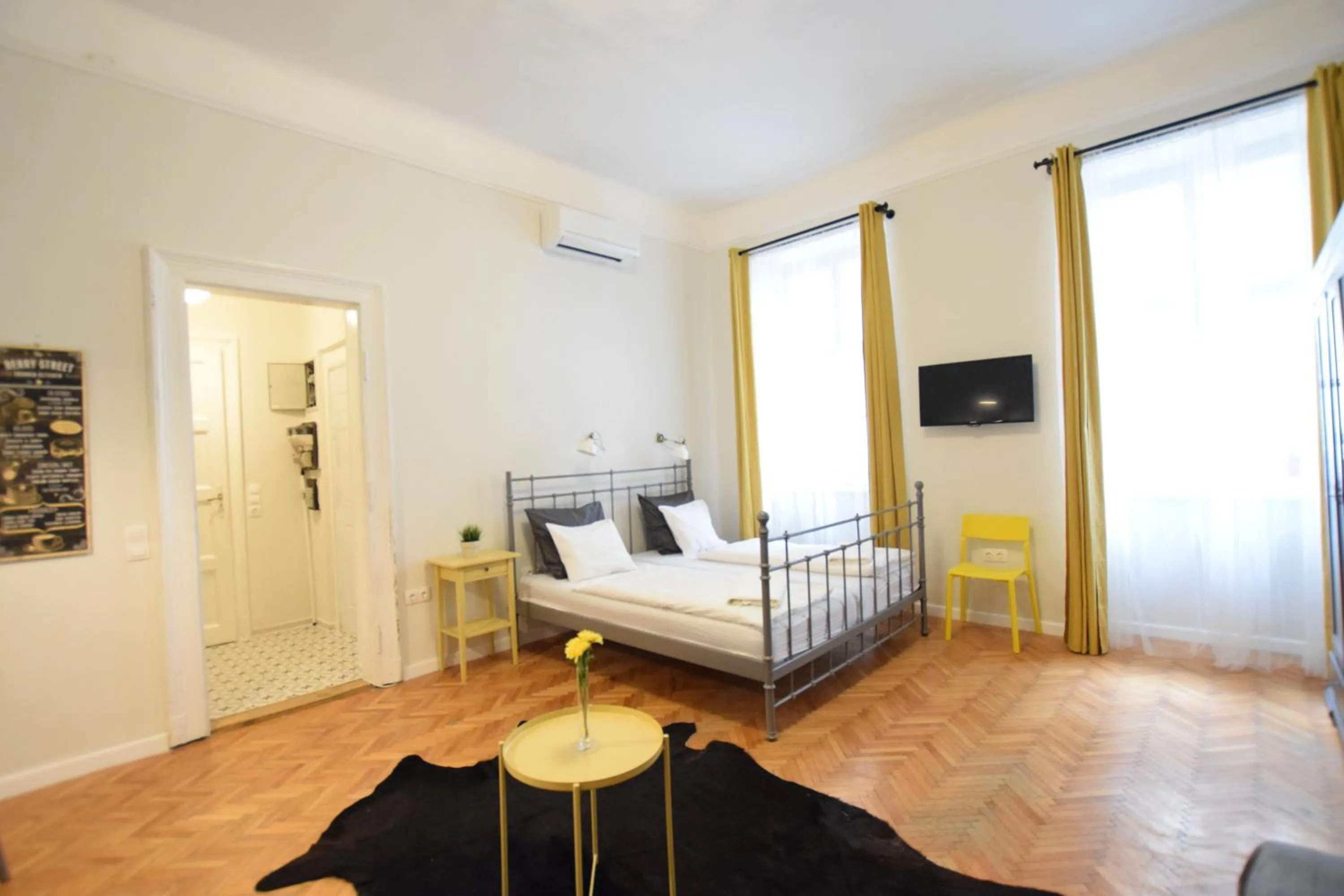 Superior Apartment in Standard Apartment by Hi5 - Chainbridge