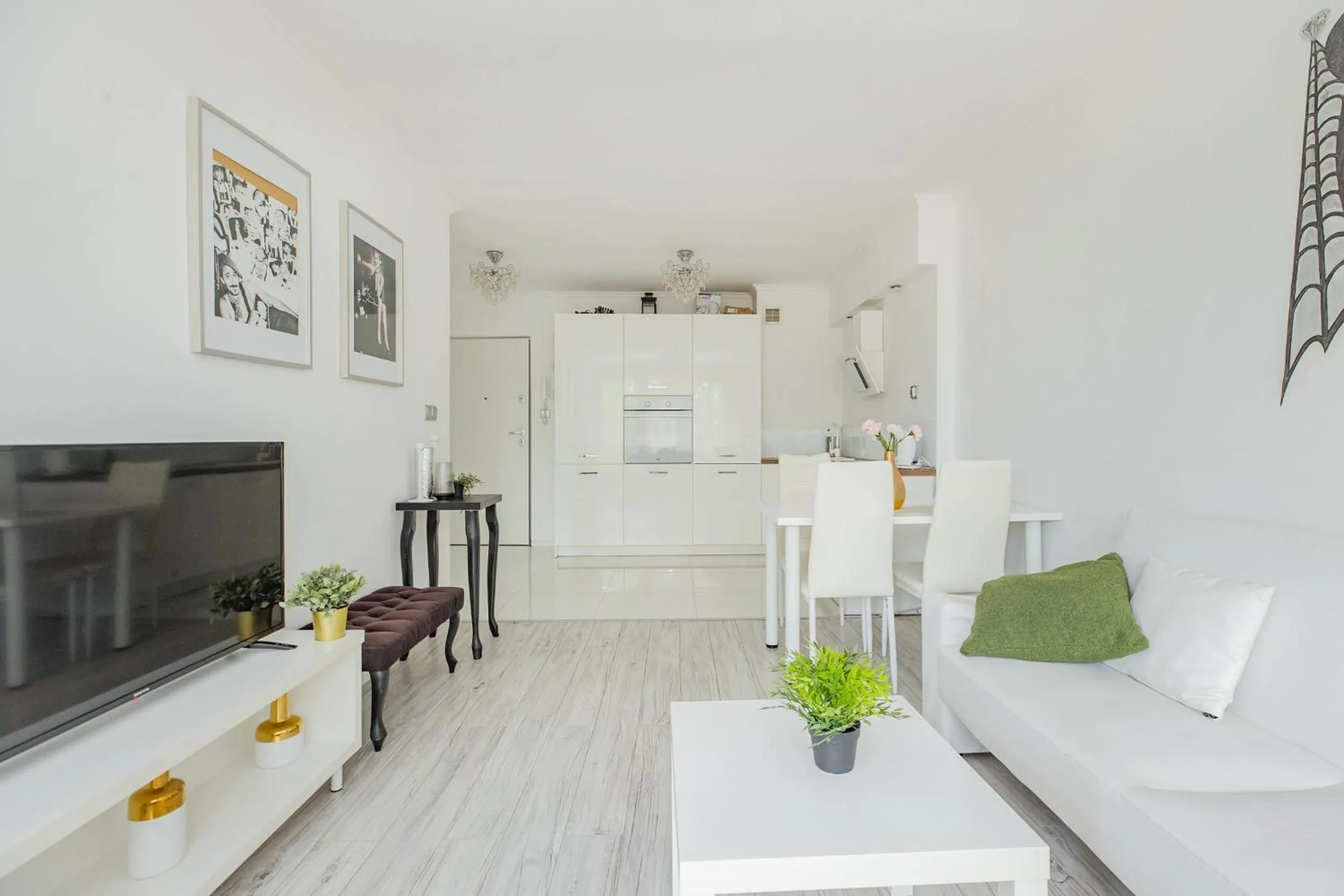 TV and multimedia in ShortStayPoland Aleje Jerozolimskie (B13)