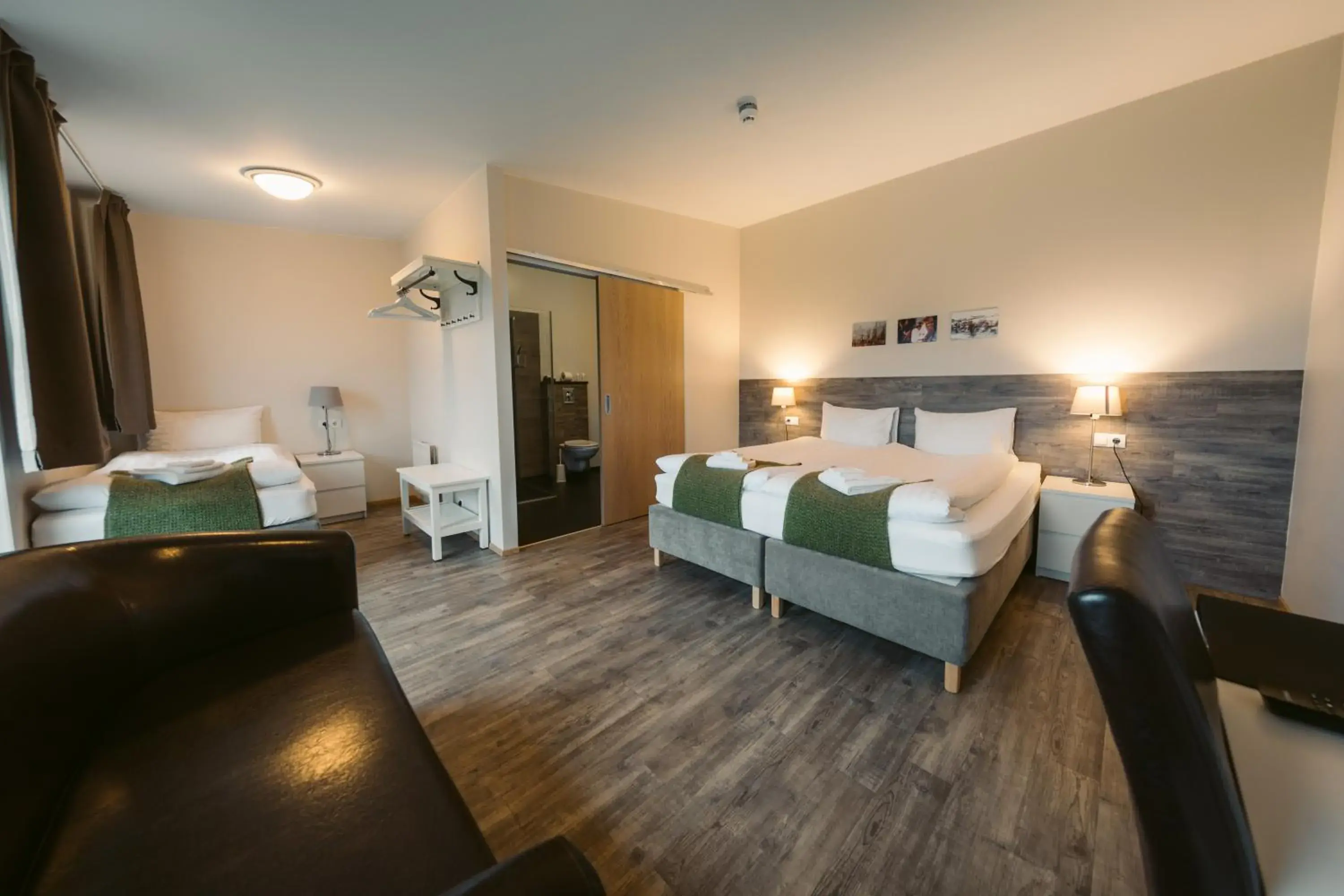 Family Room - Disability Access in Hotel Vos Family Room - Disability Access in Hotel Vos