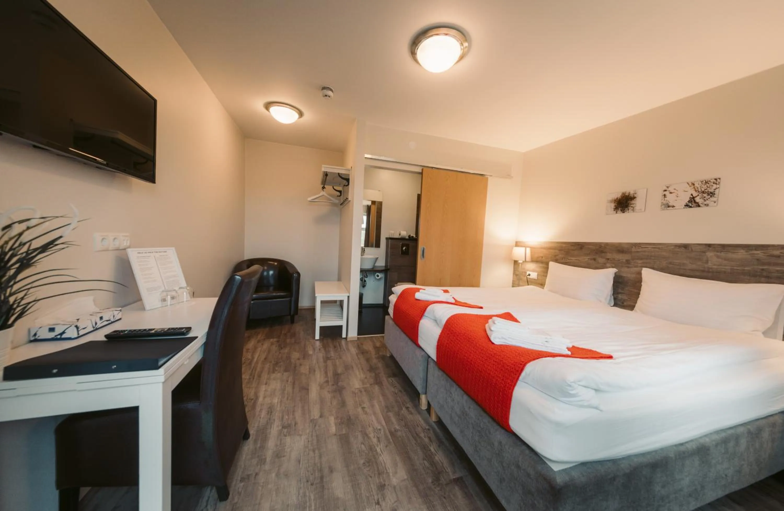 TV and multimedia, Bed in Hotel Vos