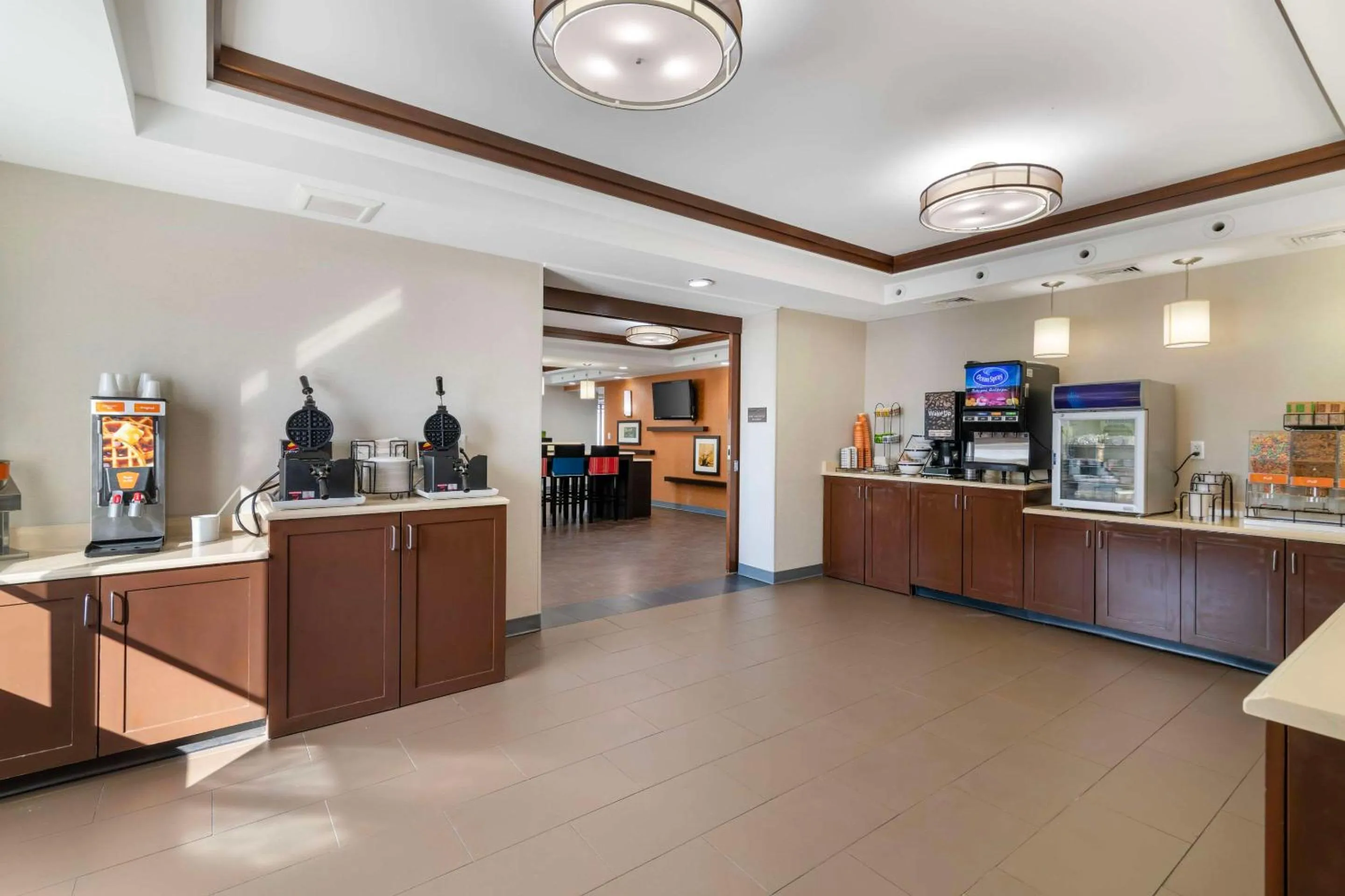 Breakfast in Comfort Inn Manchester Airport