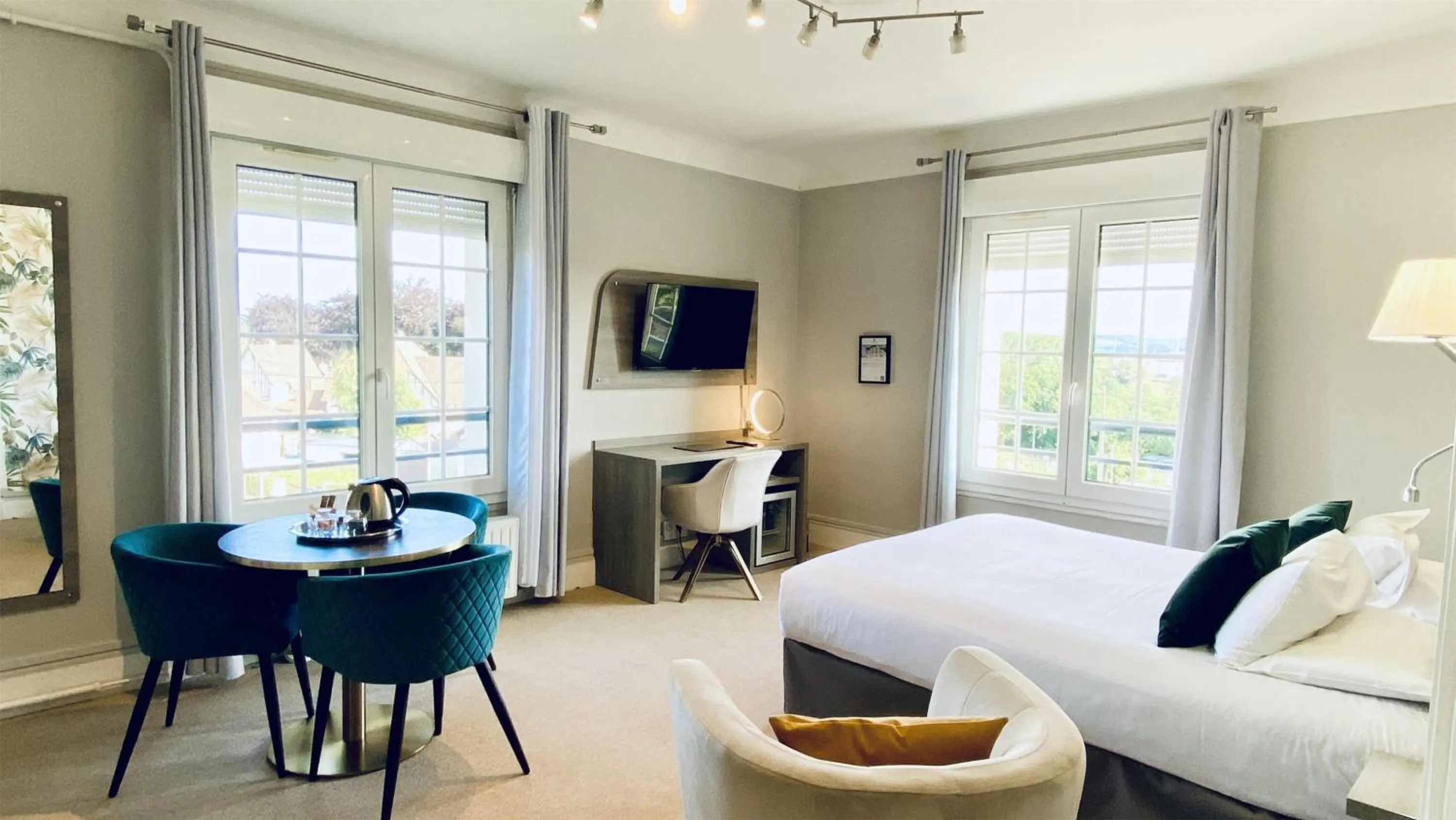 Bedroom, Bed in Sure Hotel by Best Western Port Jérome - Le Havre