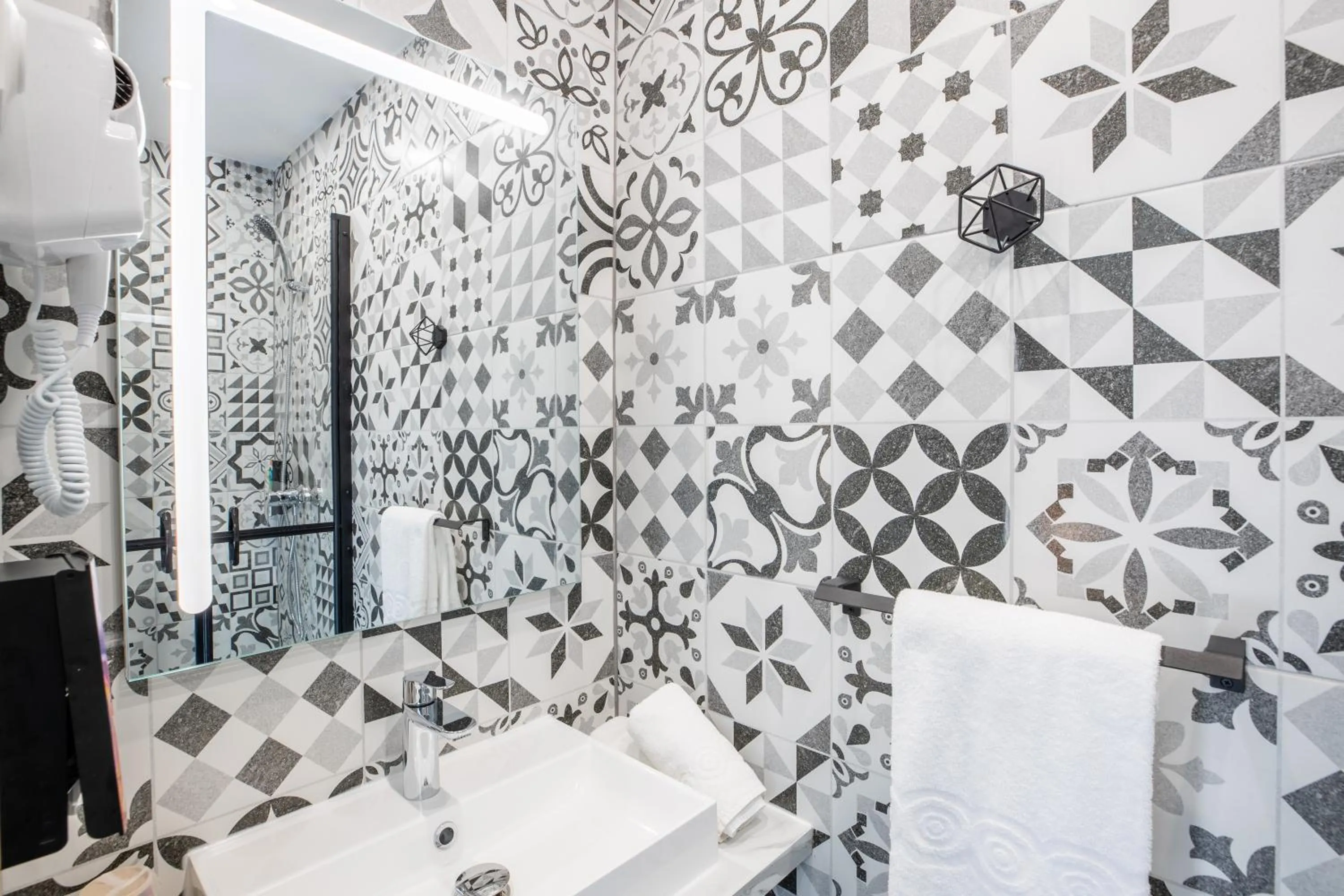 Bathroom in Sure Hotel by Best Western Port Jérome - Le Havre