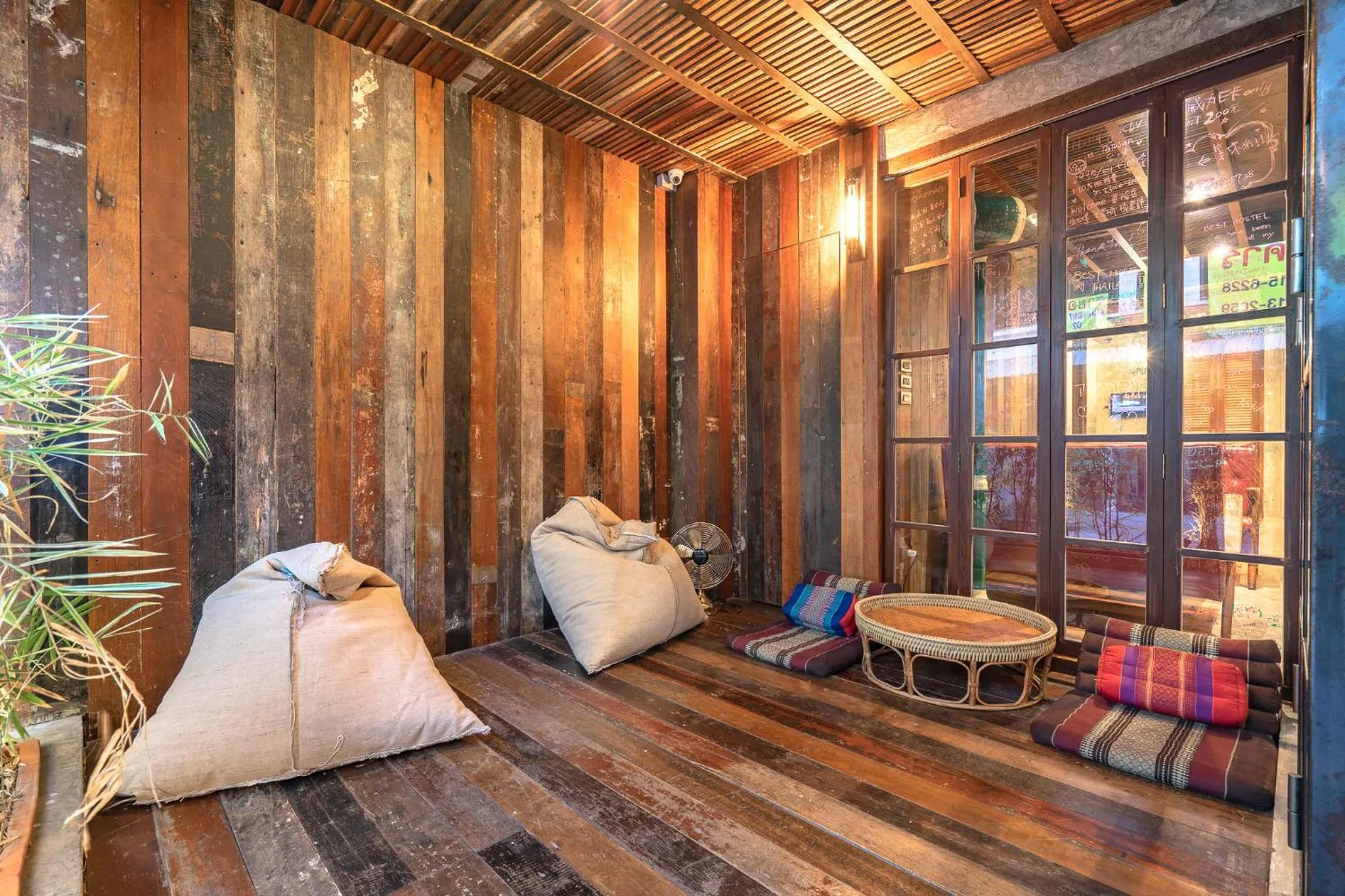 Living room in Siam Plug In Hostel