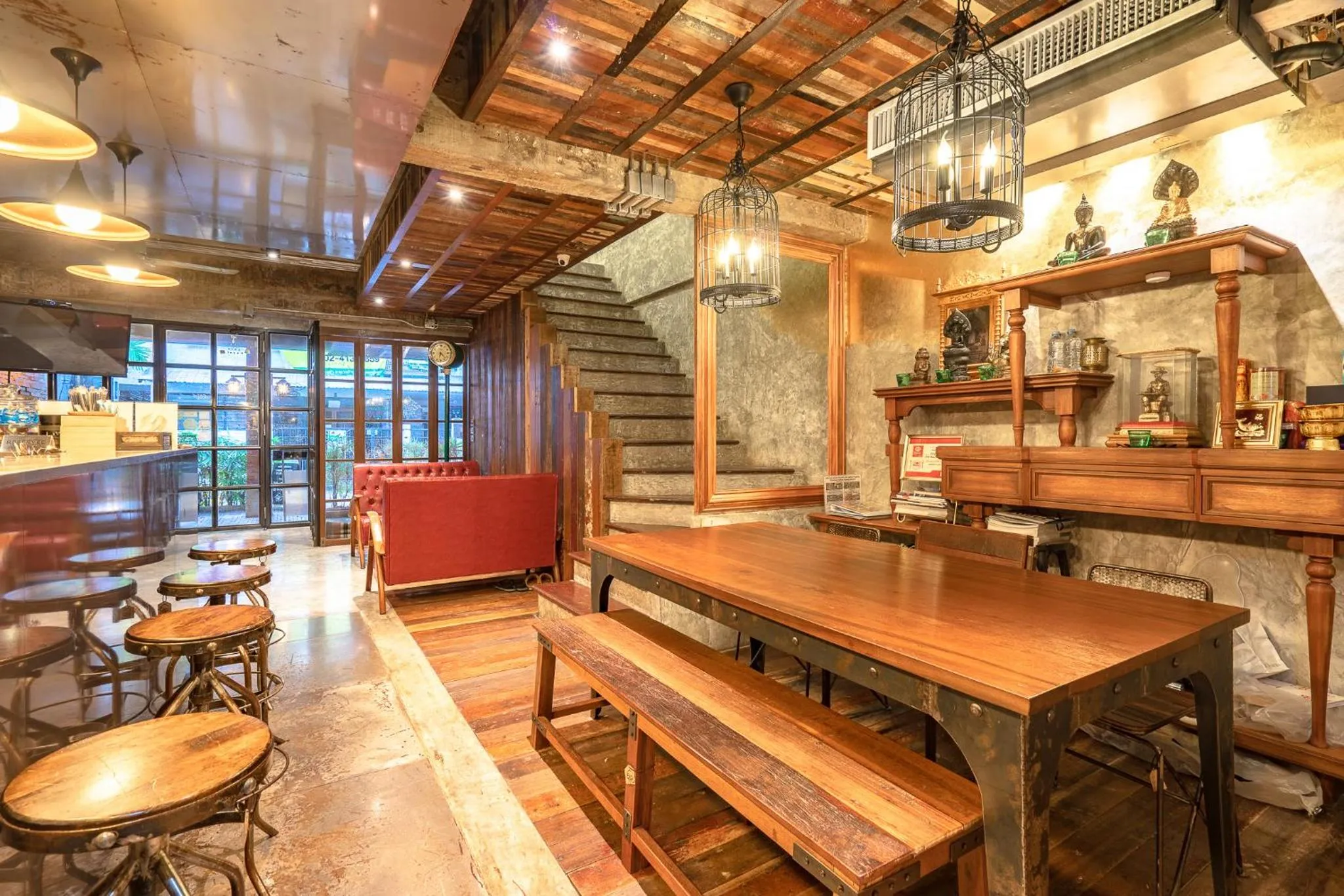 Restaurant/places to eat in Siam Plug In Hostel