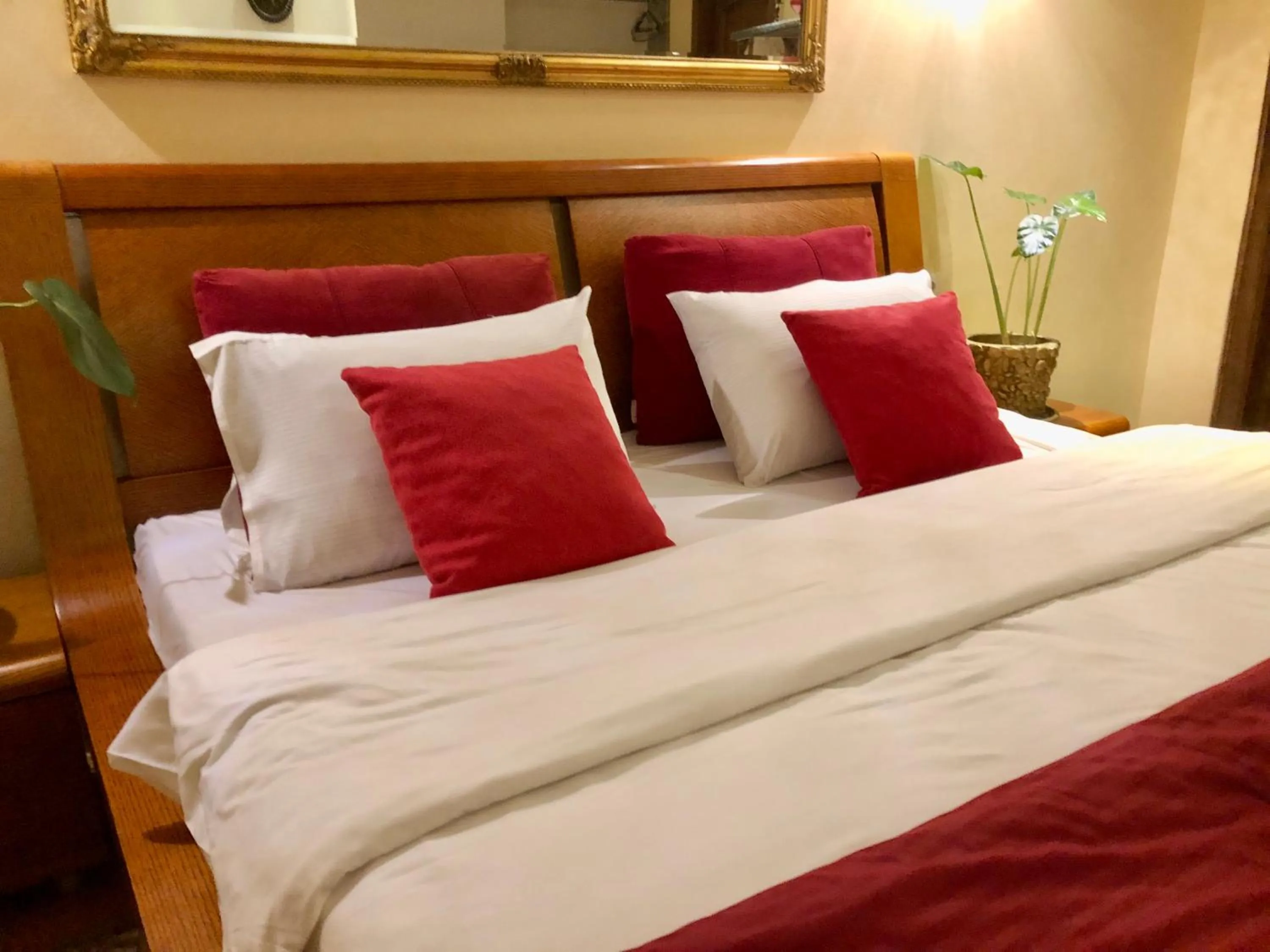 Bedroom, Bed in Urban Boutique Hotel