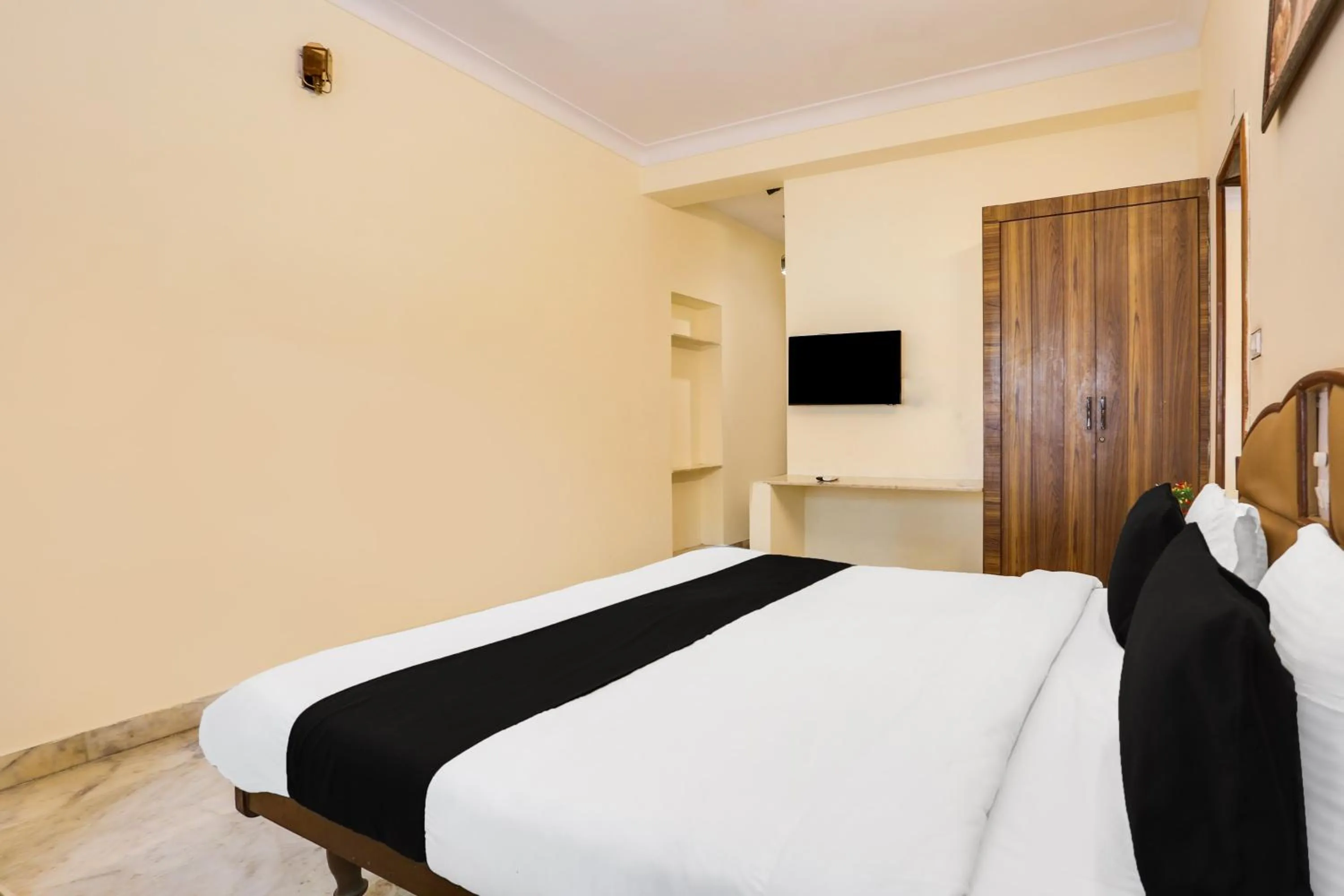 Bedroom, Bed in Super Townhouse Pichola Formerly Vinayak