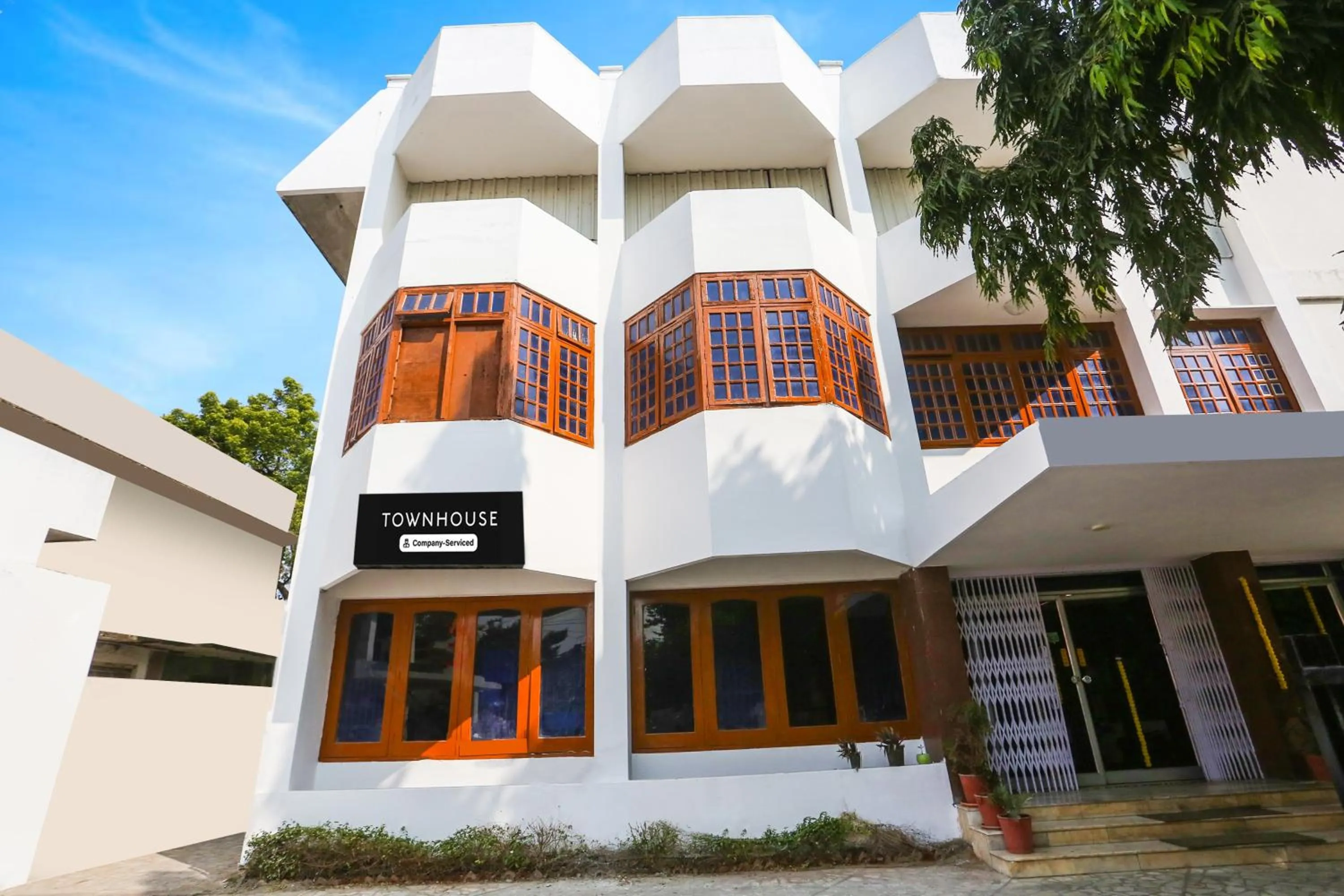 Facade/entrance in Super Townhouse Pichola Formerly Vinayak
