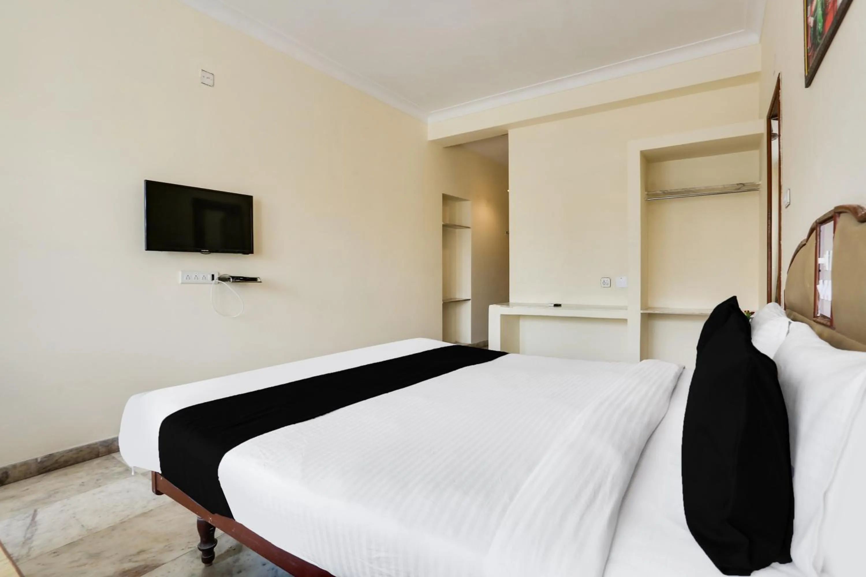 Bedroom, Bed in Super Townhouse Pichola Formerly Vinayak