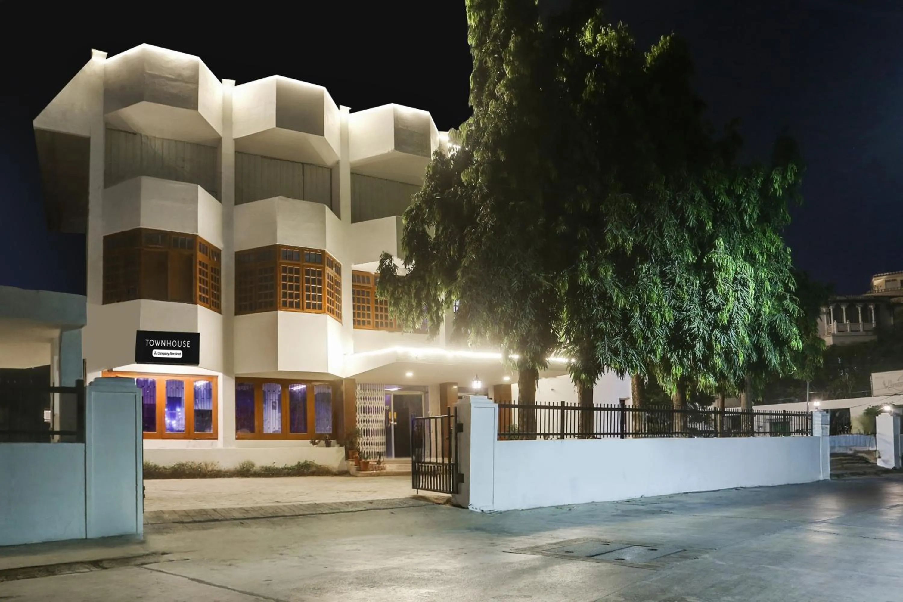 Facade/entrance in Super Townhouse Pichola Formerly Vinayak