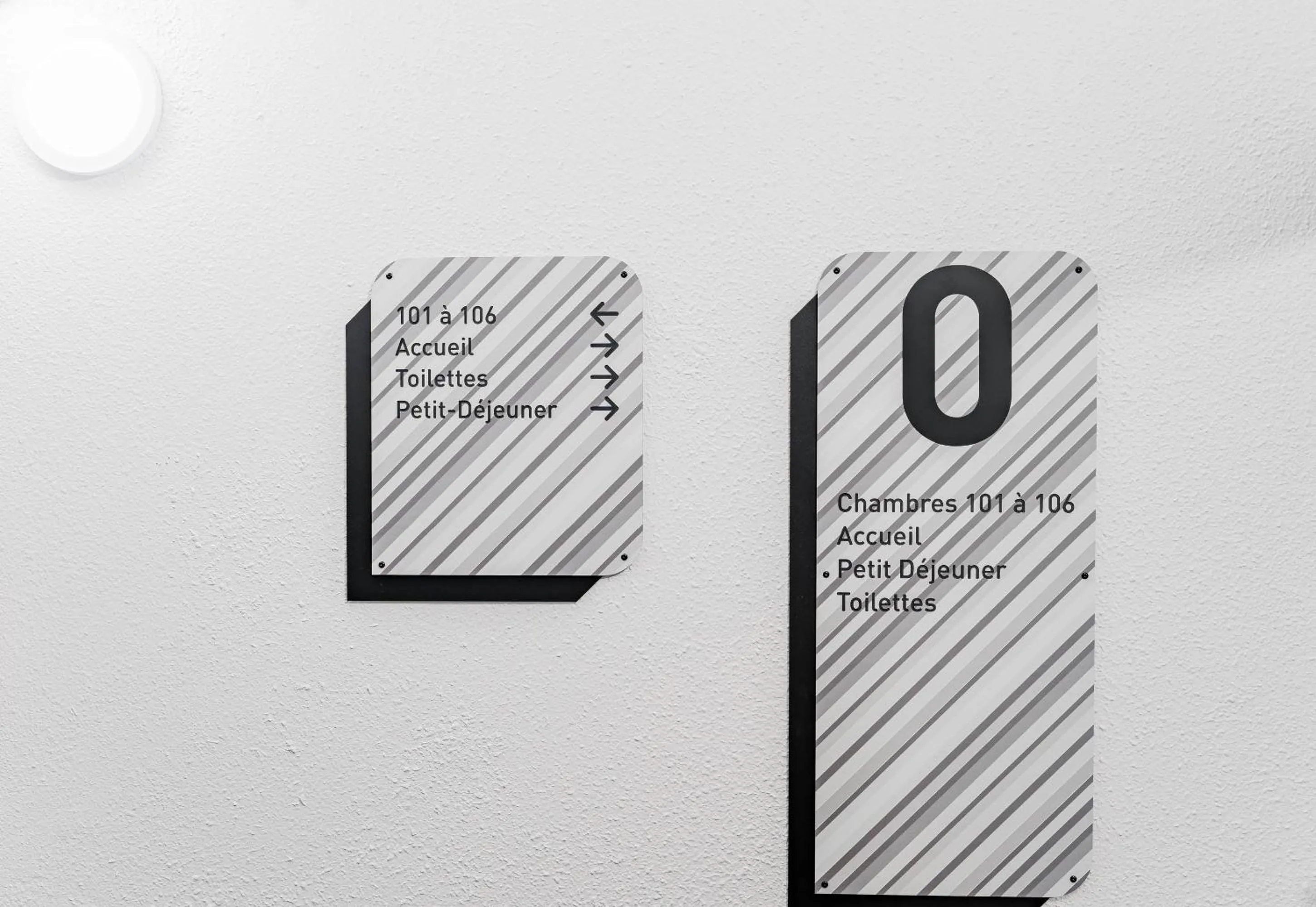 Decorative detail in B&B HOTEL Poitiers 3 Futuroscope