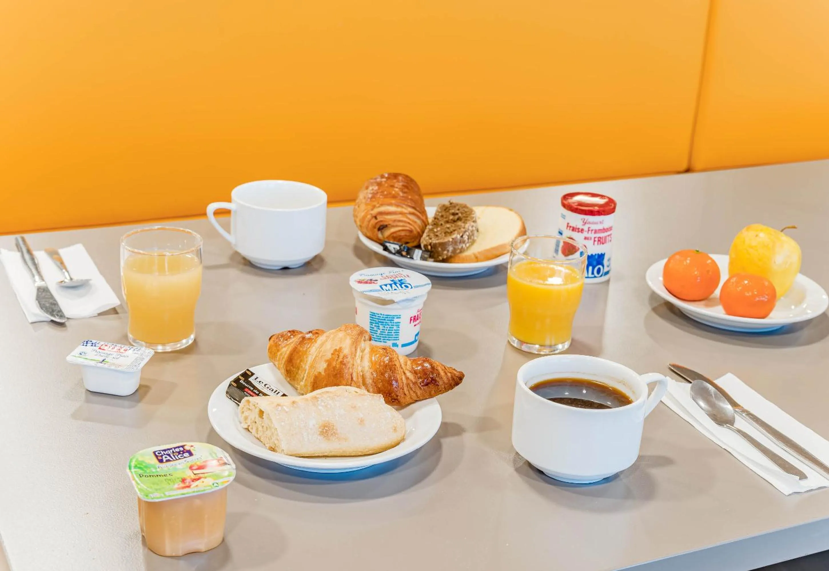 Breakfast in B&B HOTEL Poitiers 3 Futuroscope