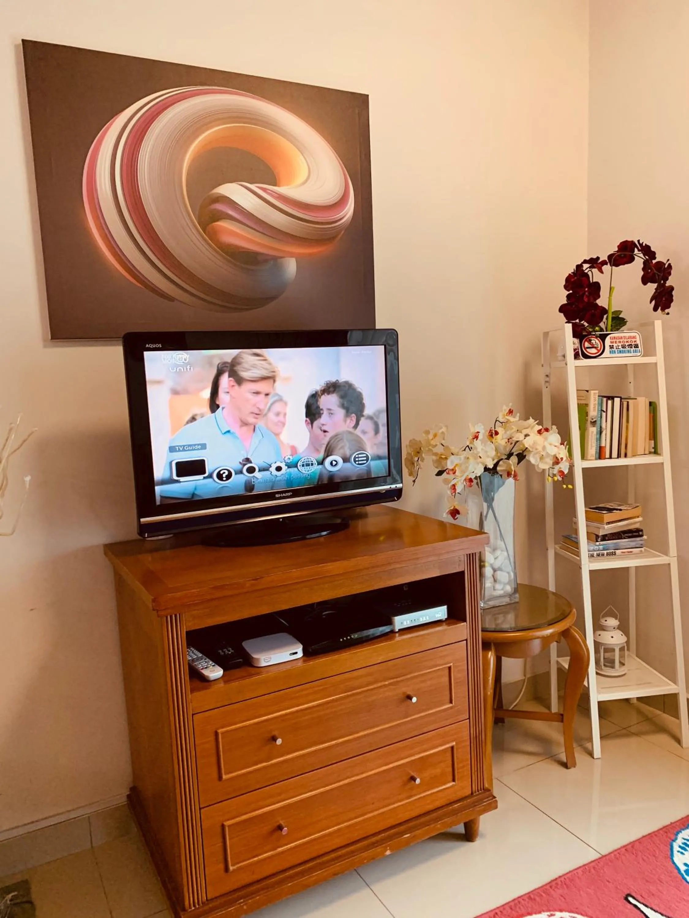 Skyview Univ360 Place Facing Mines Lake