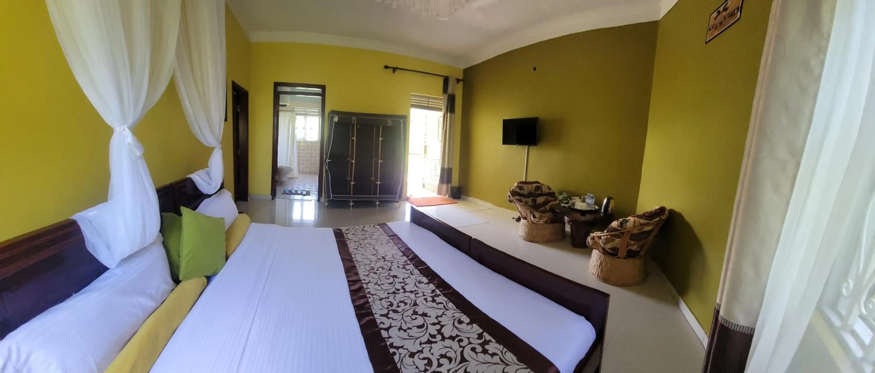 Photo of the whole room in Philo Leisure Gardens