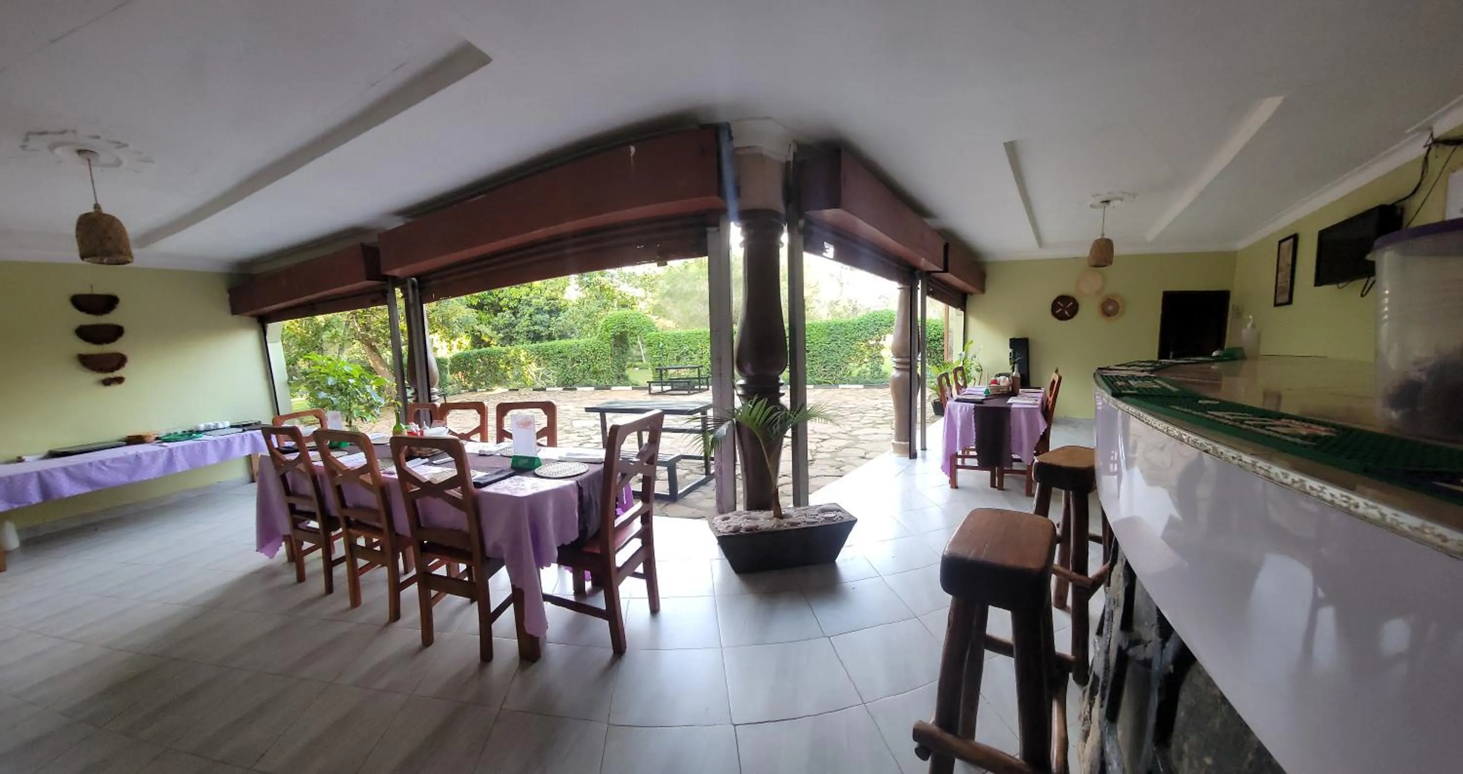 Restaurant/places to eat in Philo Leisure Gardens