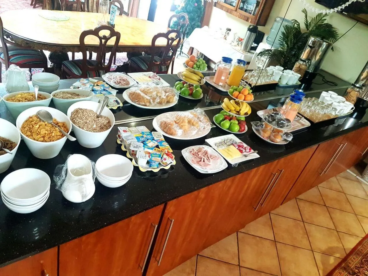 English/Irish breakfast in Elizabeth Manor Guest House