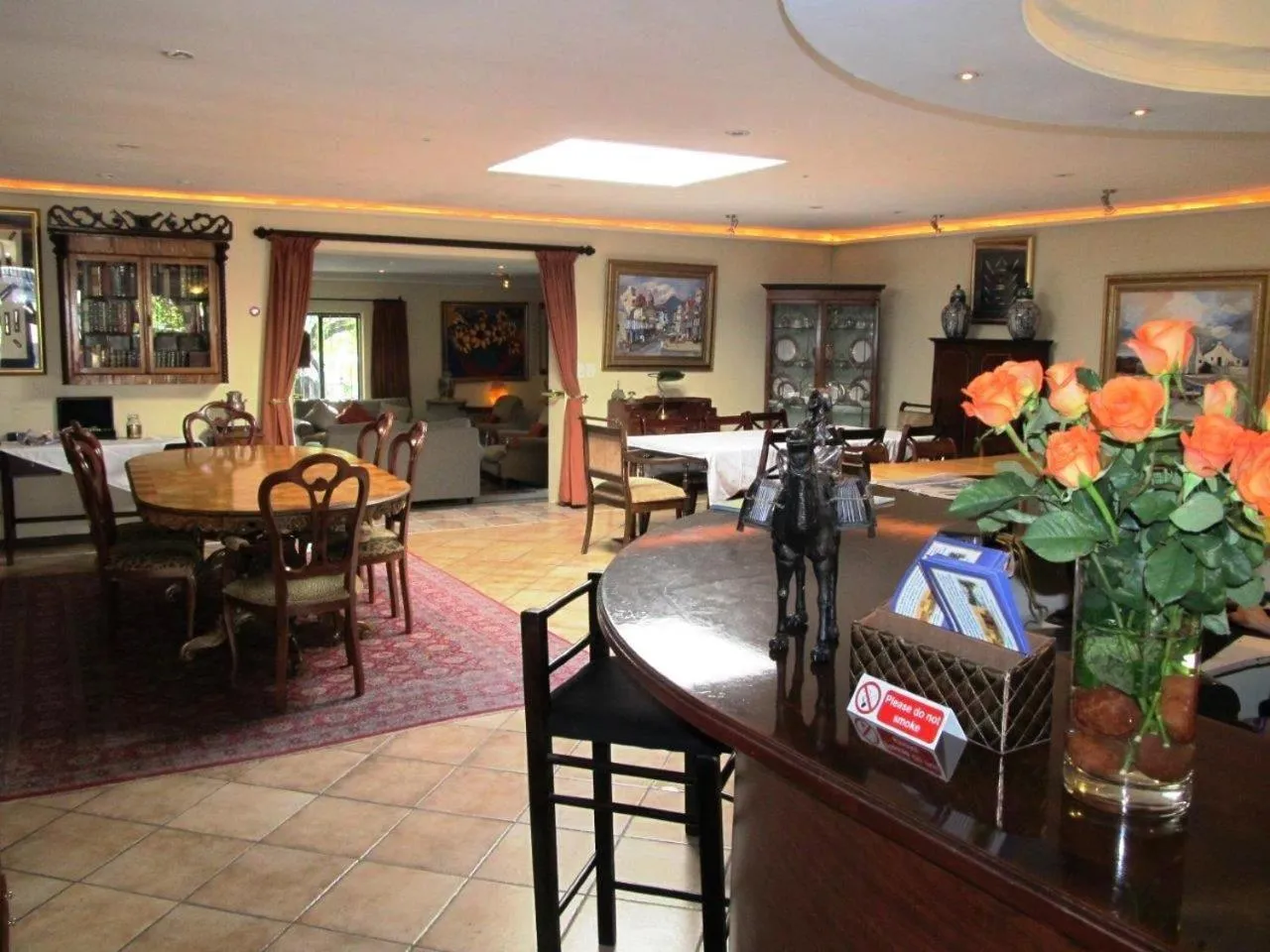 Lobby or reception in Elizabeth Manor Guest House