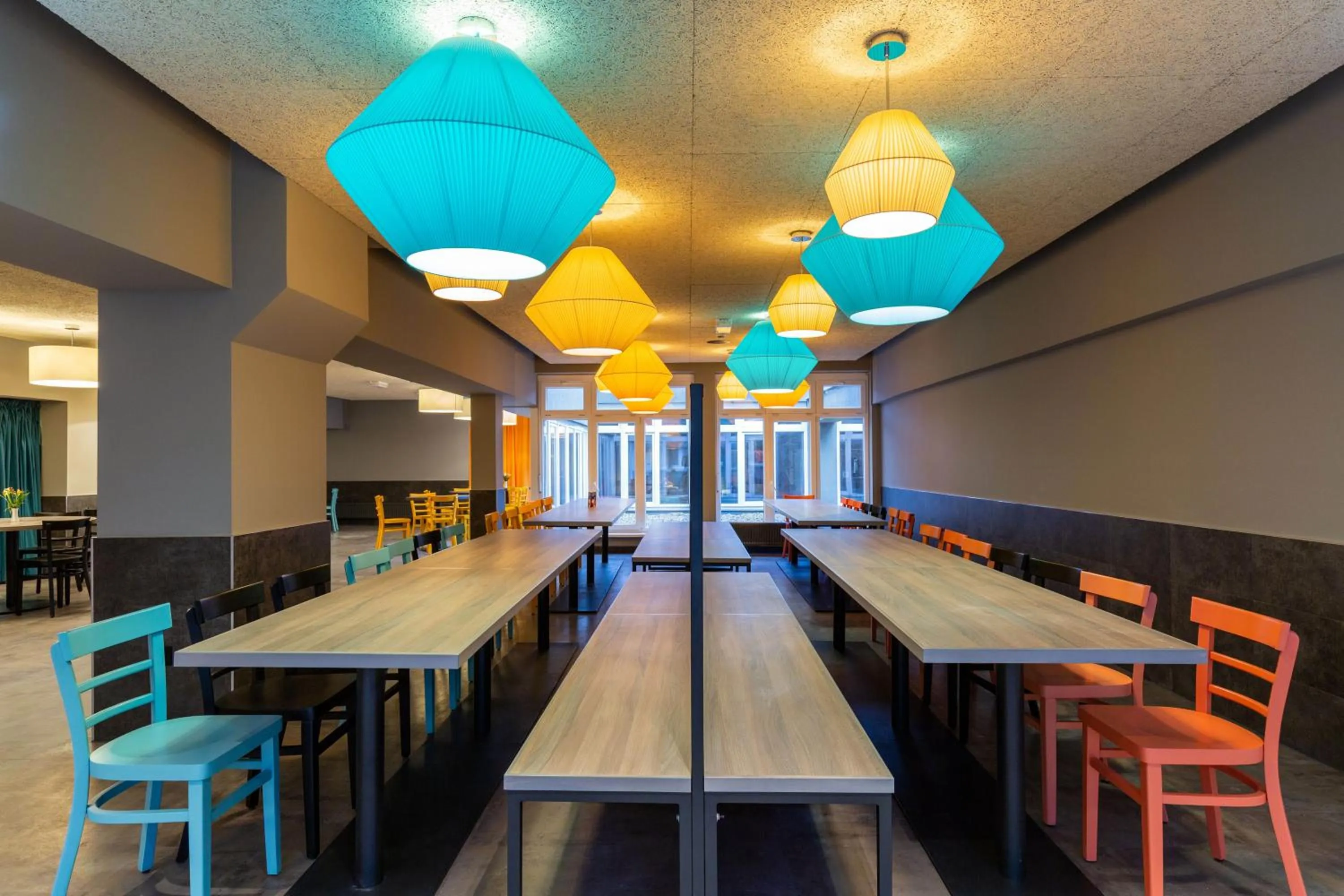 Communal lounge/ TV room in a&o Düsseldorf Hauptbahnhof