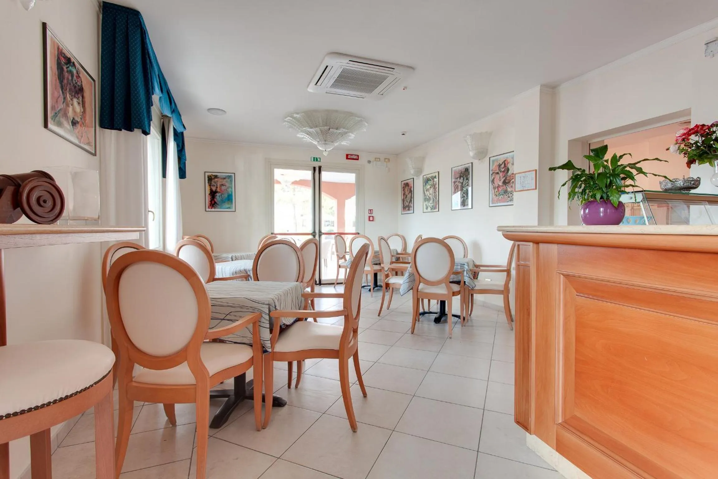 Lounge or bar in Hotel De La Ville