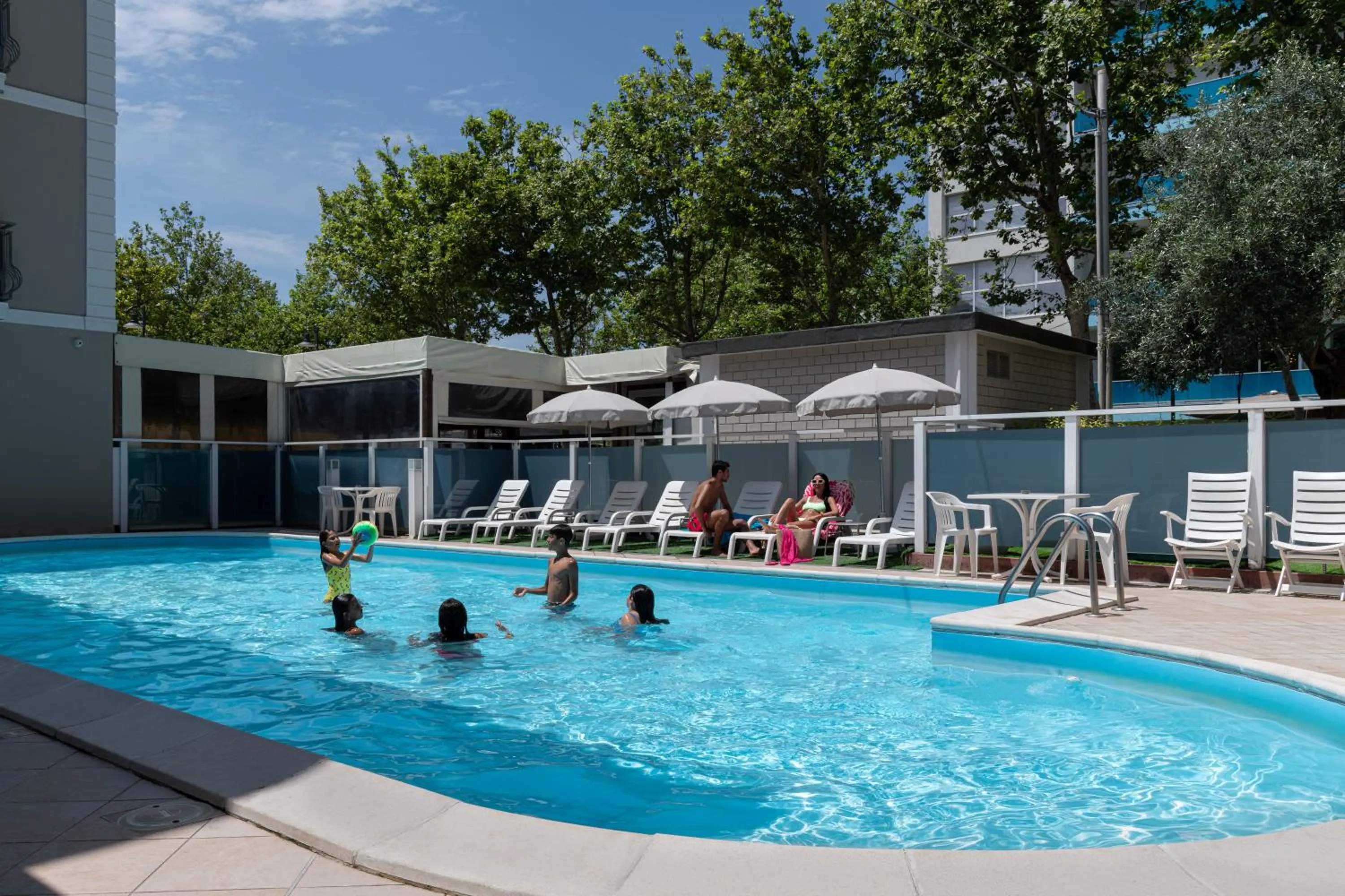 Swimming pool in Hotel De La Ville