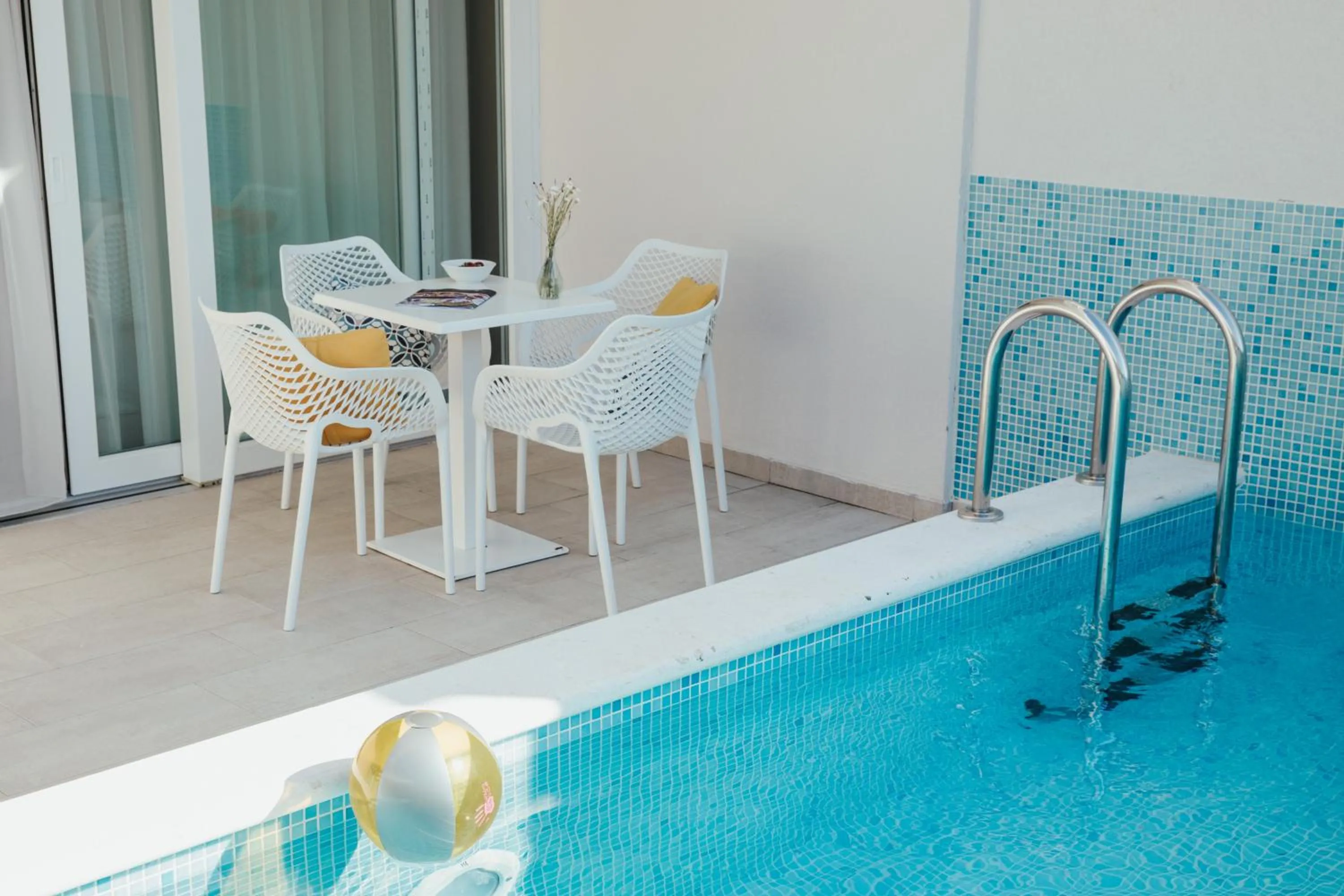 Swimming pool in Romana Beach Resort