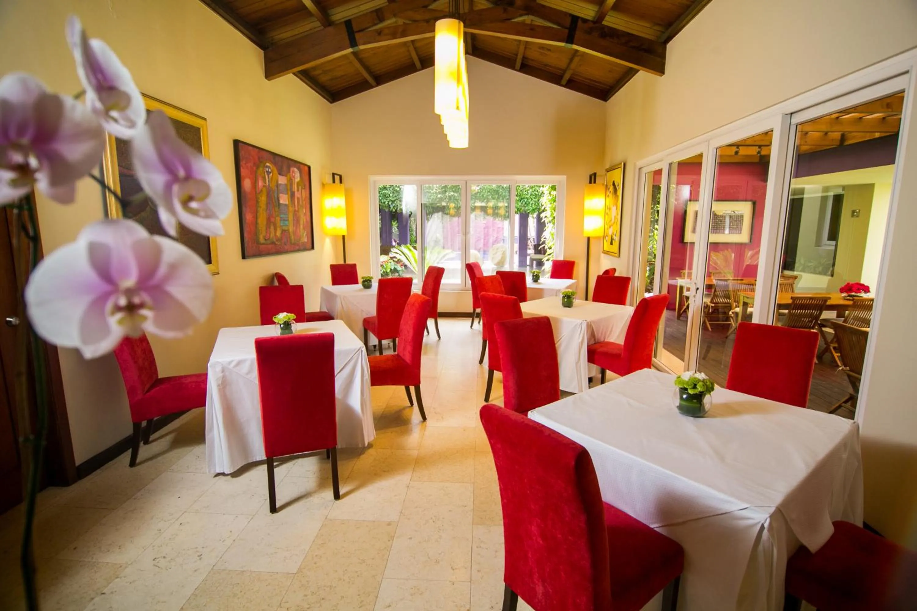 Restaurant/places to eat in Apart-Hotel Casa Serena