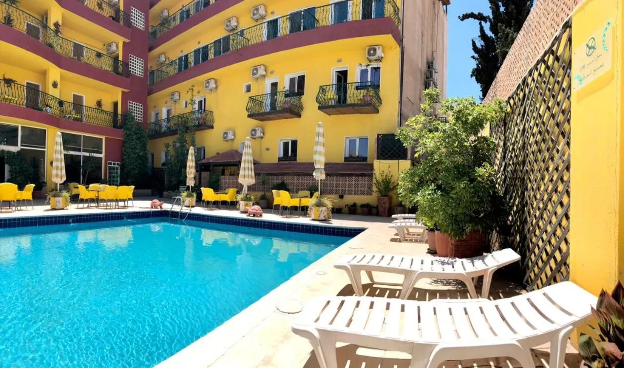 Swimming pool in Mariam Hotel