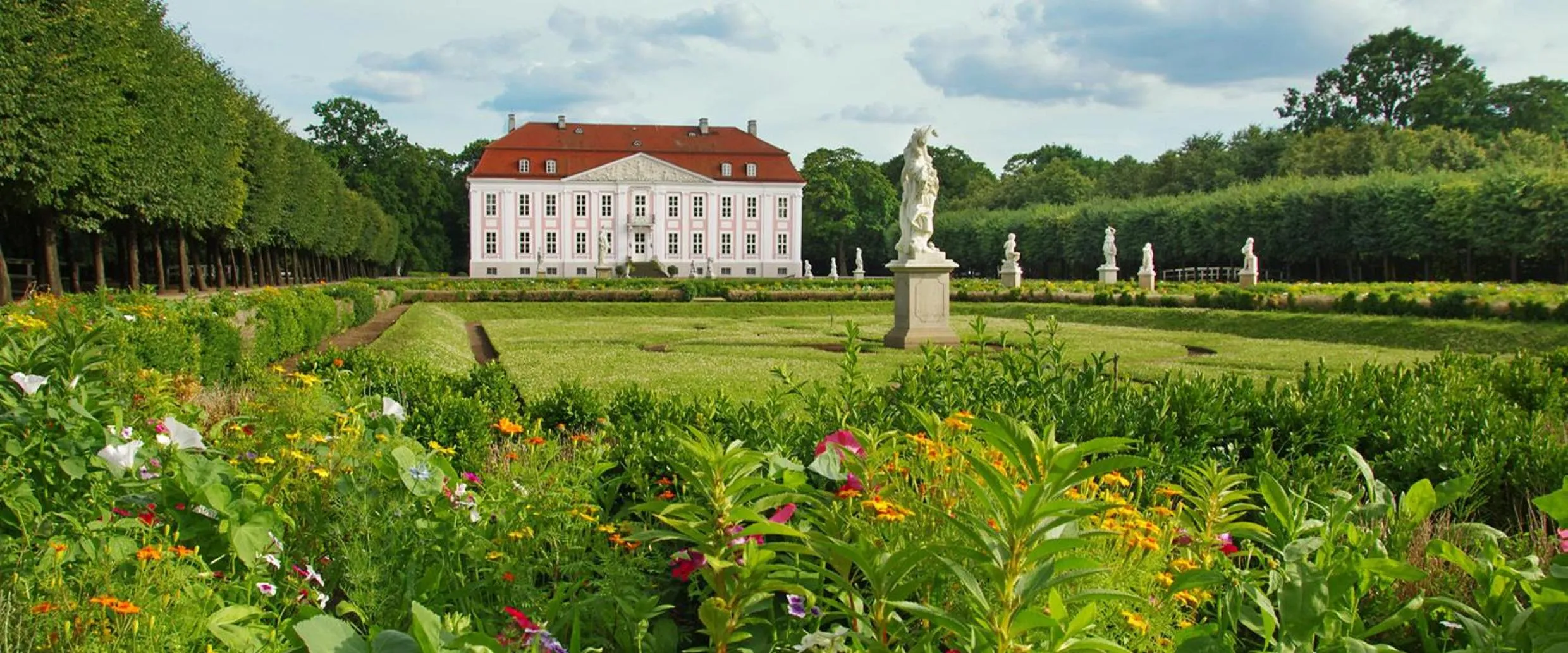 Nearby landmark in Botschaft