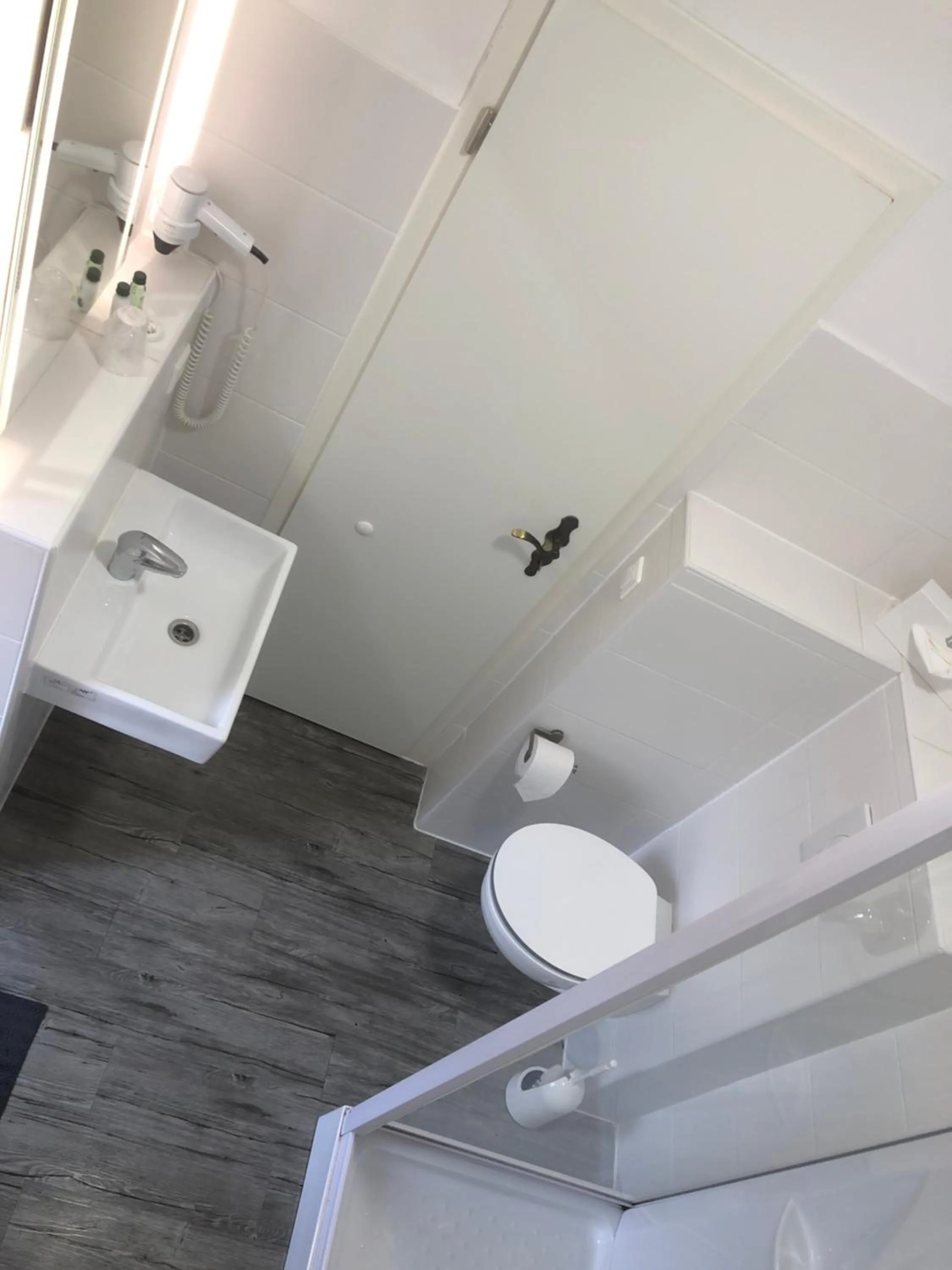 Bathroom in Botschaft